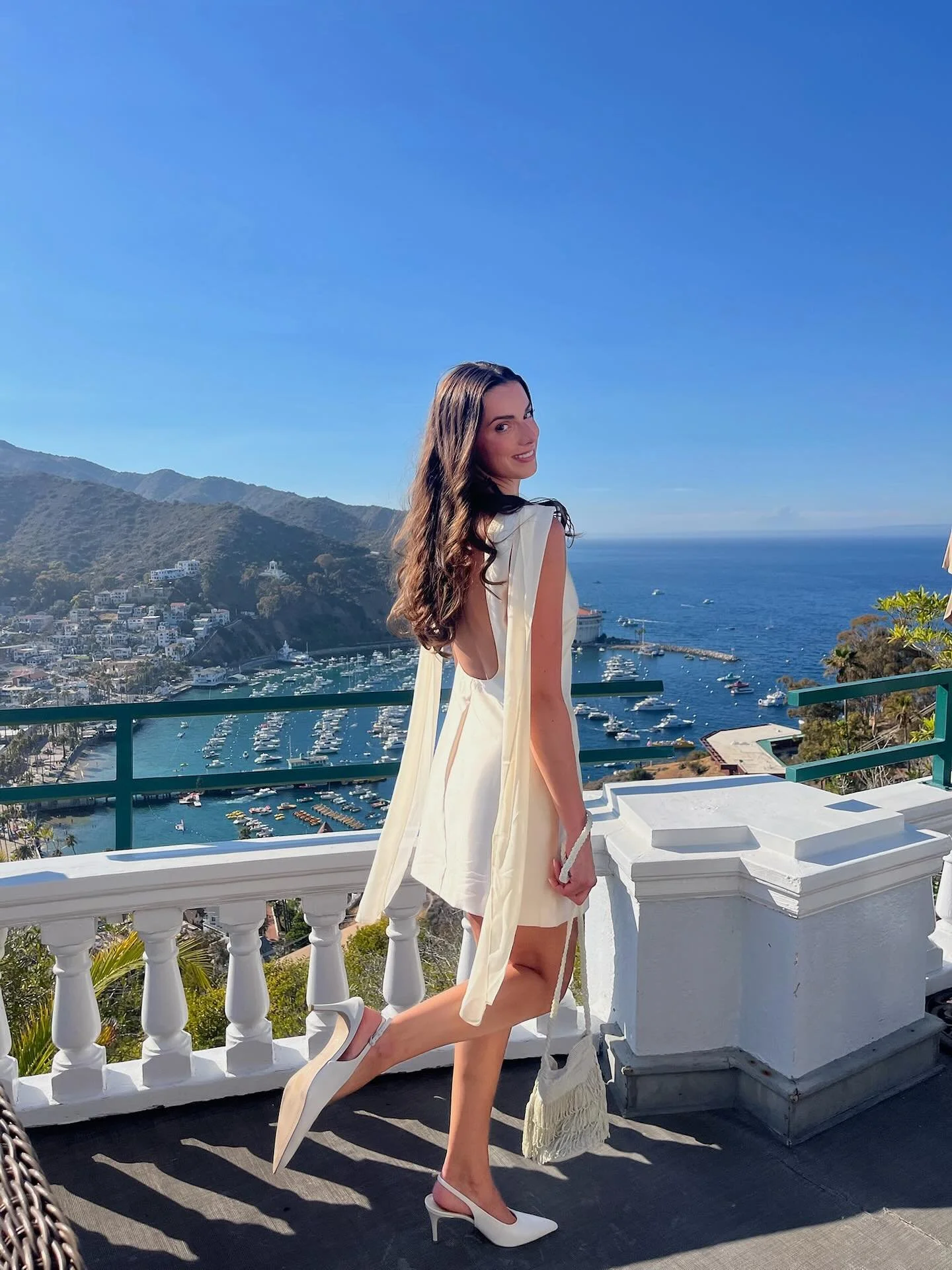 nothing like a @tthe_look bride 🤍 our stunning @ermstap in @reformation for her rehearsal dinner on Catalina Island

#virtualstyling #virtualpersonalstylist #bridalstyling #bridalstyle #bridalstylist