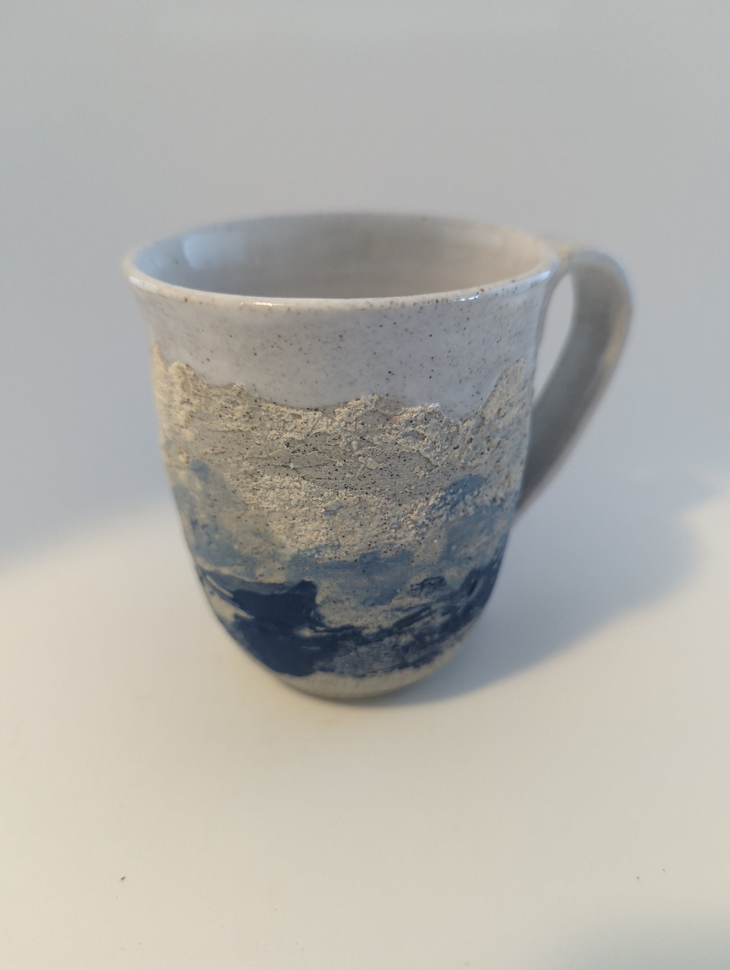 Medium handled cup