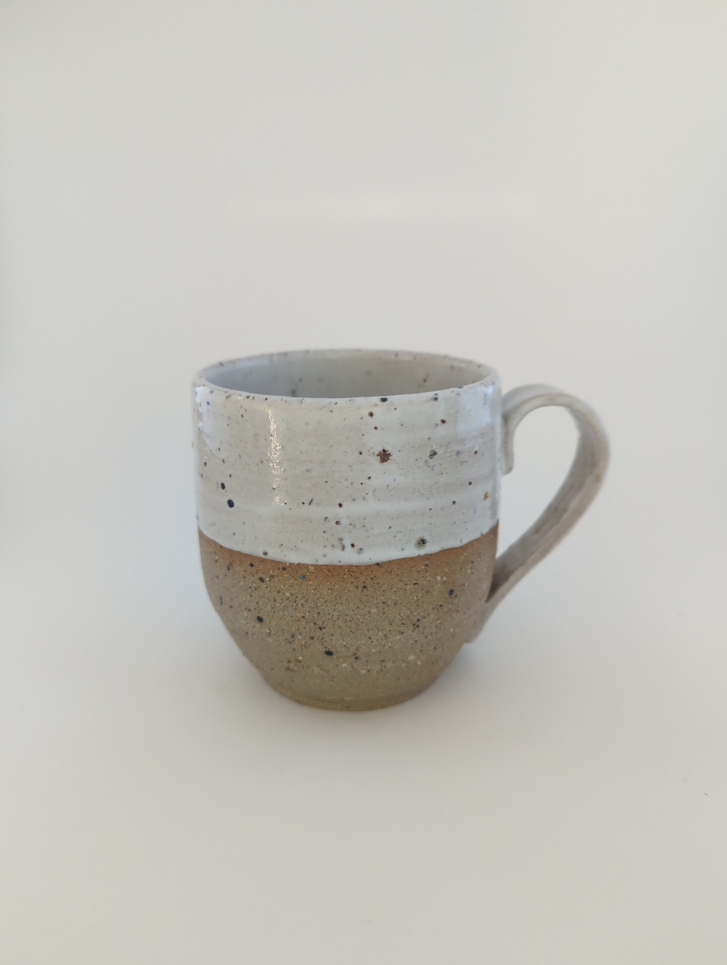 Medium handled cup