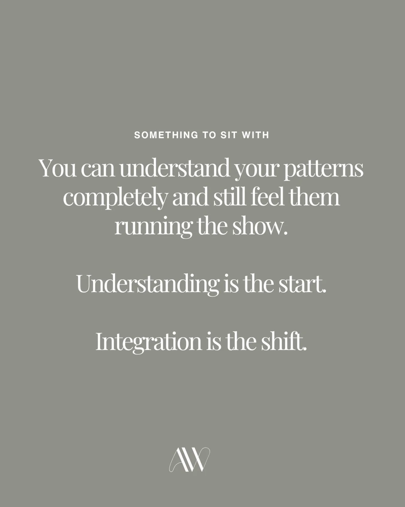 I see this in my clients. I see it in myself.

You can name the patterns. Track the triggers. Explain exactly why you do what you do.

And still, the same loops keep running.
Understanding lives in the mind. But the patterns live in the body, in a ne