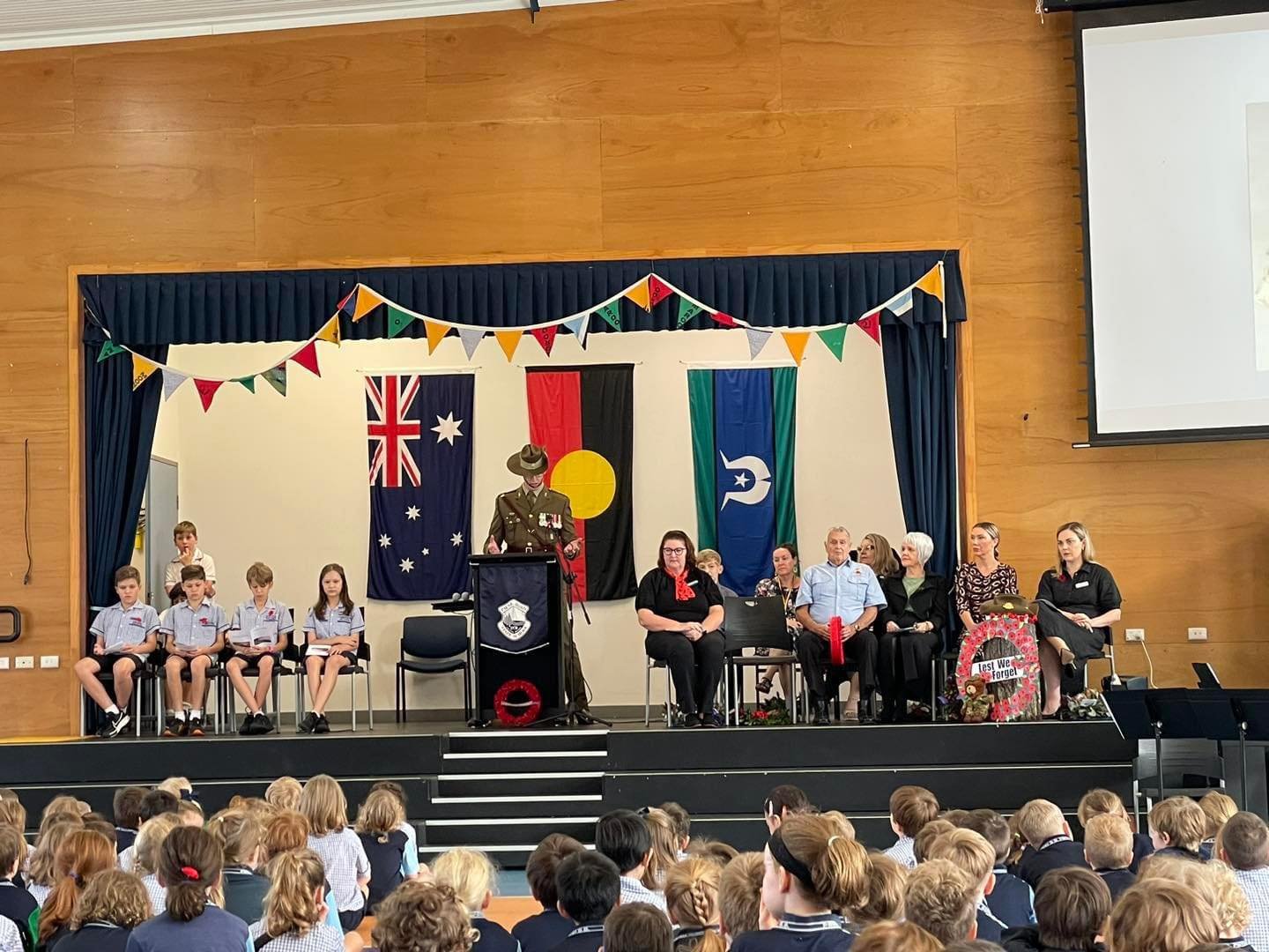 I got along to some wonderful school Anzac services last week including Payne Road State School as we  took time out to remember all those who have fought for our country. 

Thank you Lieutenant Colonel Matthew Gilson and Ken Brian for you wonderful 