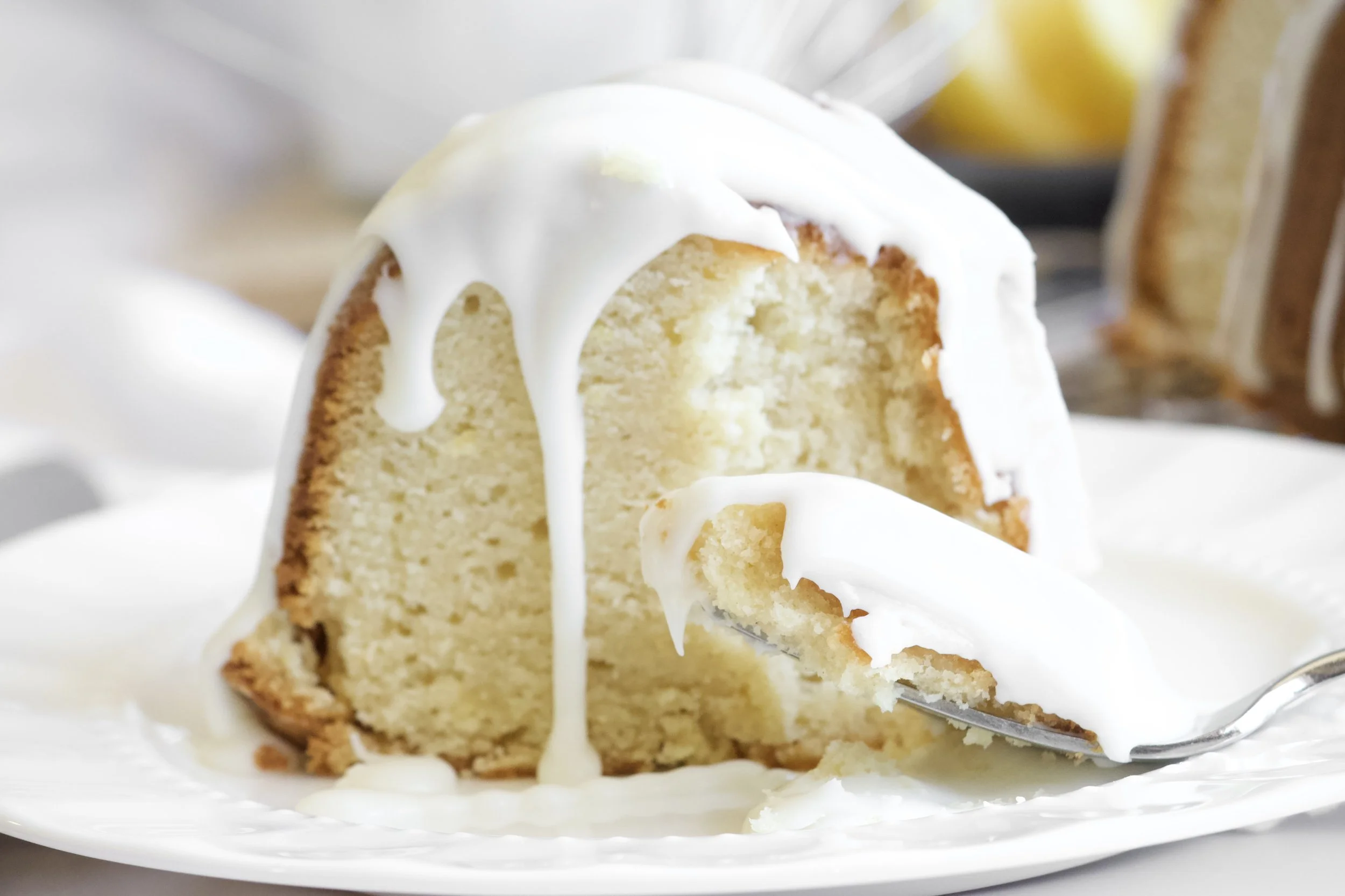 Lemon bundt cake slice