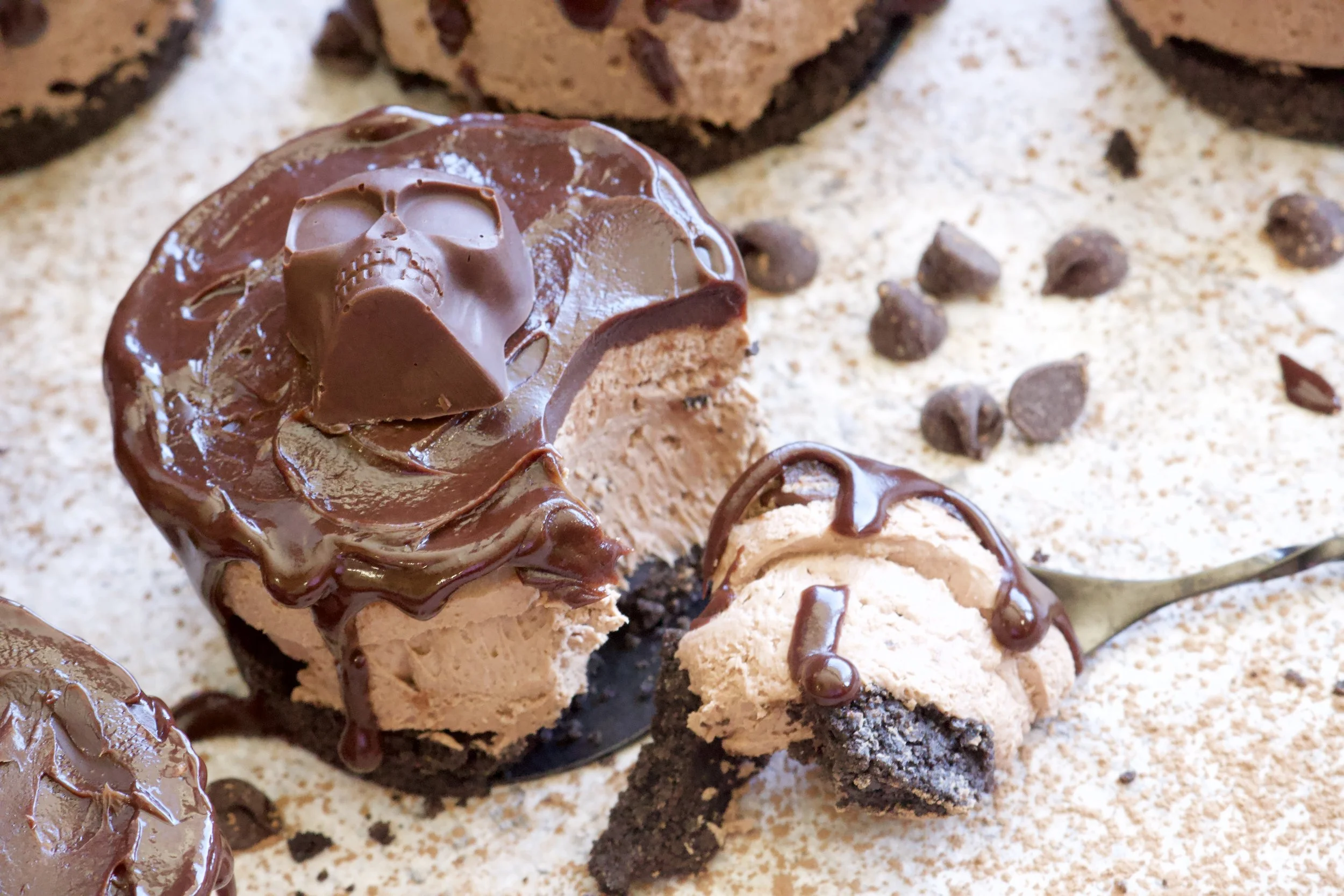 mini no bake chocolate cheesecakes