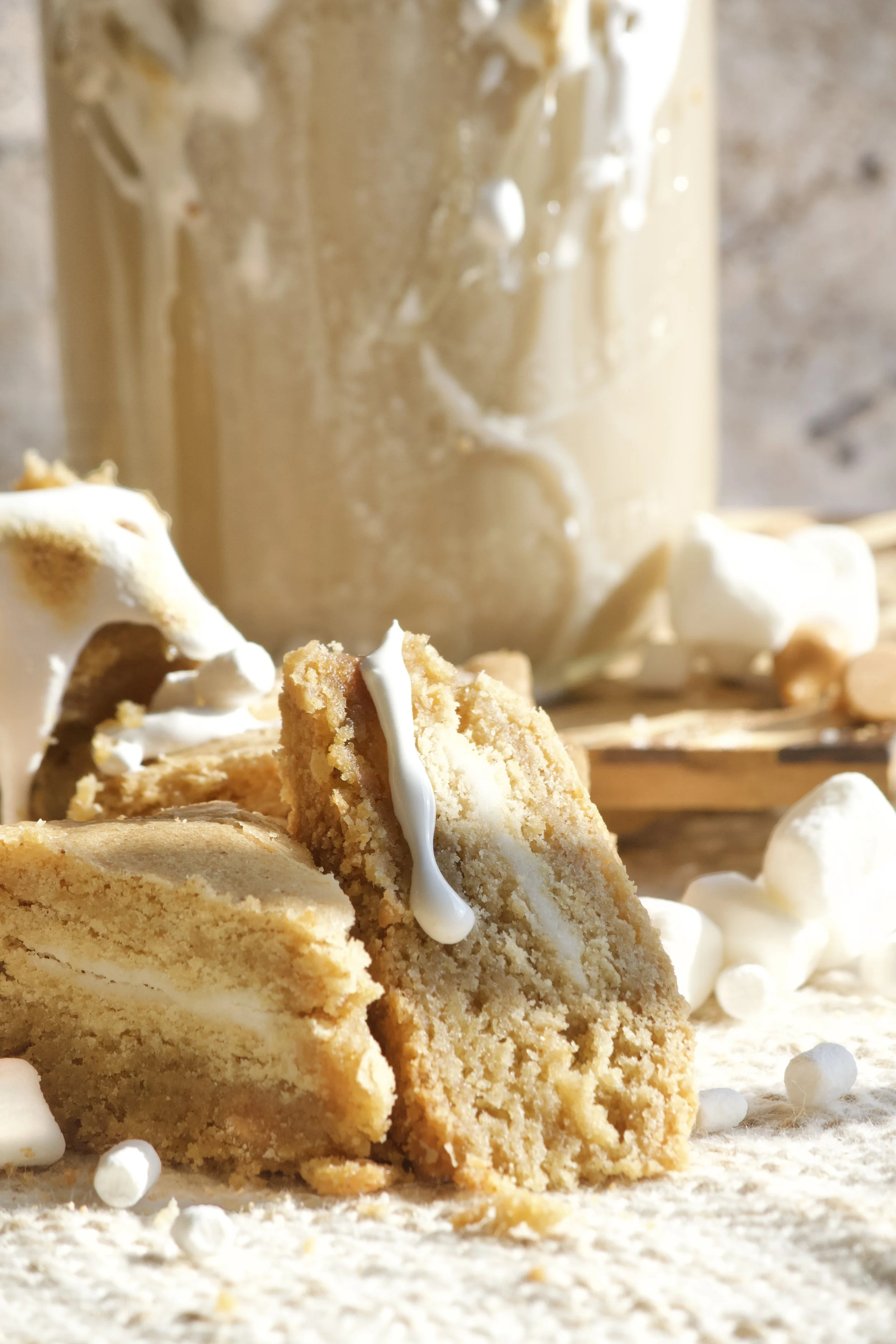 butterbeer blondies with marshmallows and butterscotch chips