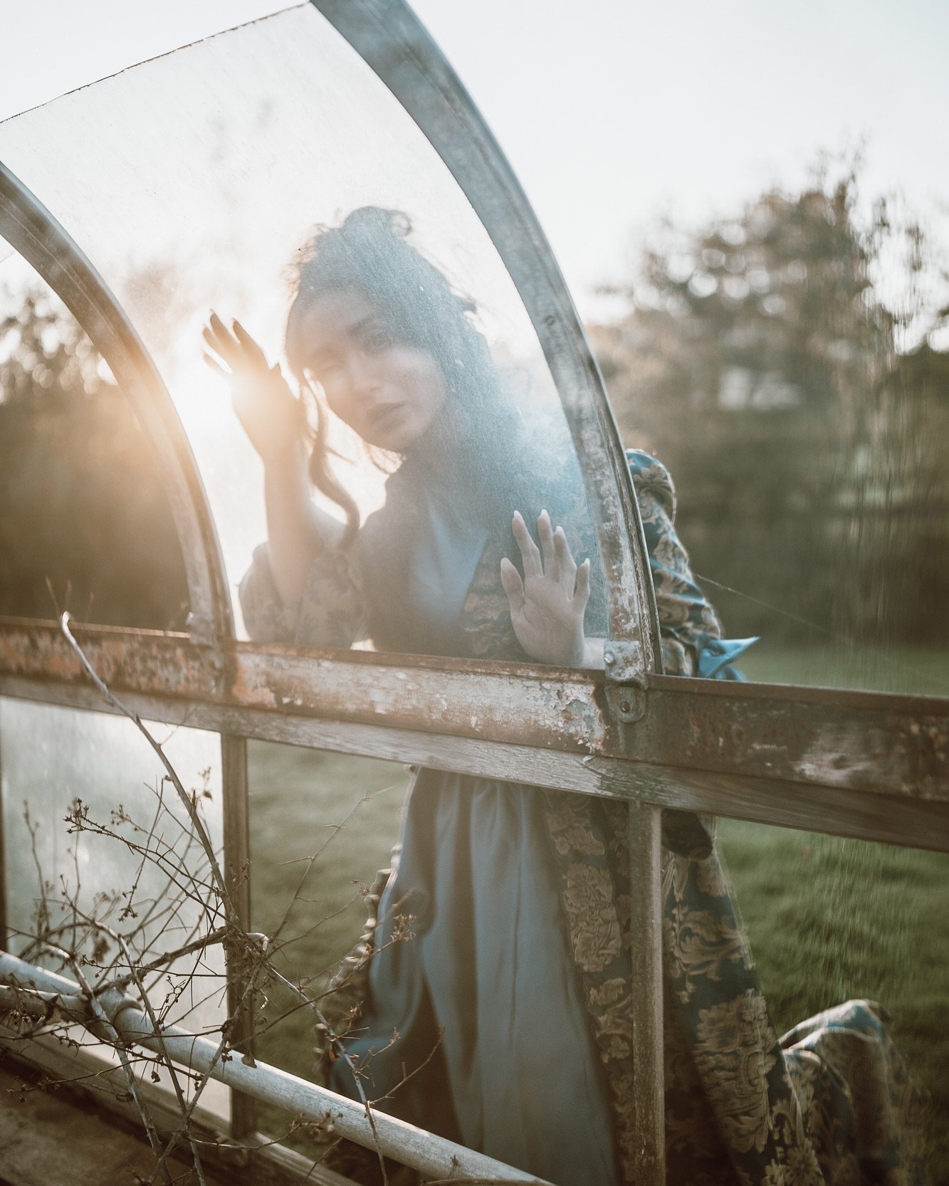 &ldquo;The alchemy of the soul is transforming pain into creative genius.&rdquo; 🪞

What is your favorite photo from this set? 

#creatives #creativegenius #painintopower #artispain #victorianstyle #victorianphotography #fancydress #buffalophotograp
