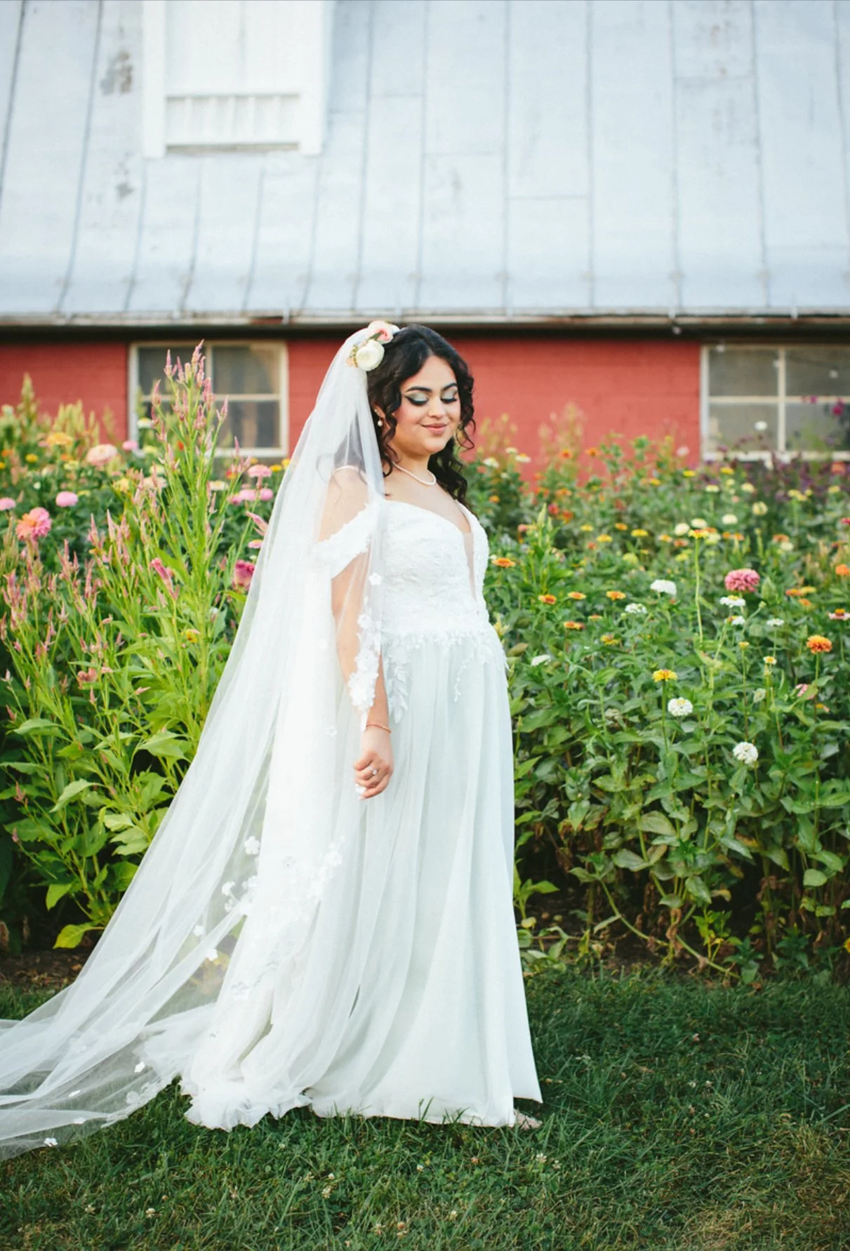 Bride at hope flower farm Virginia 