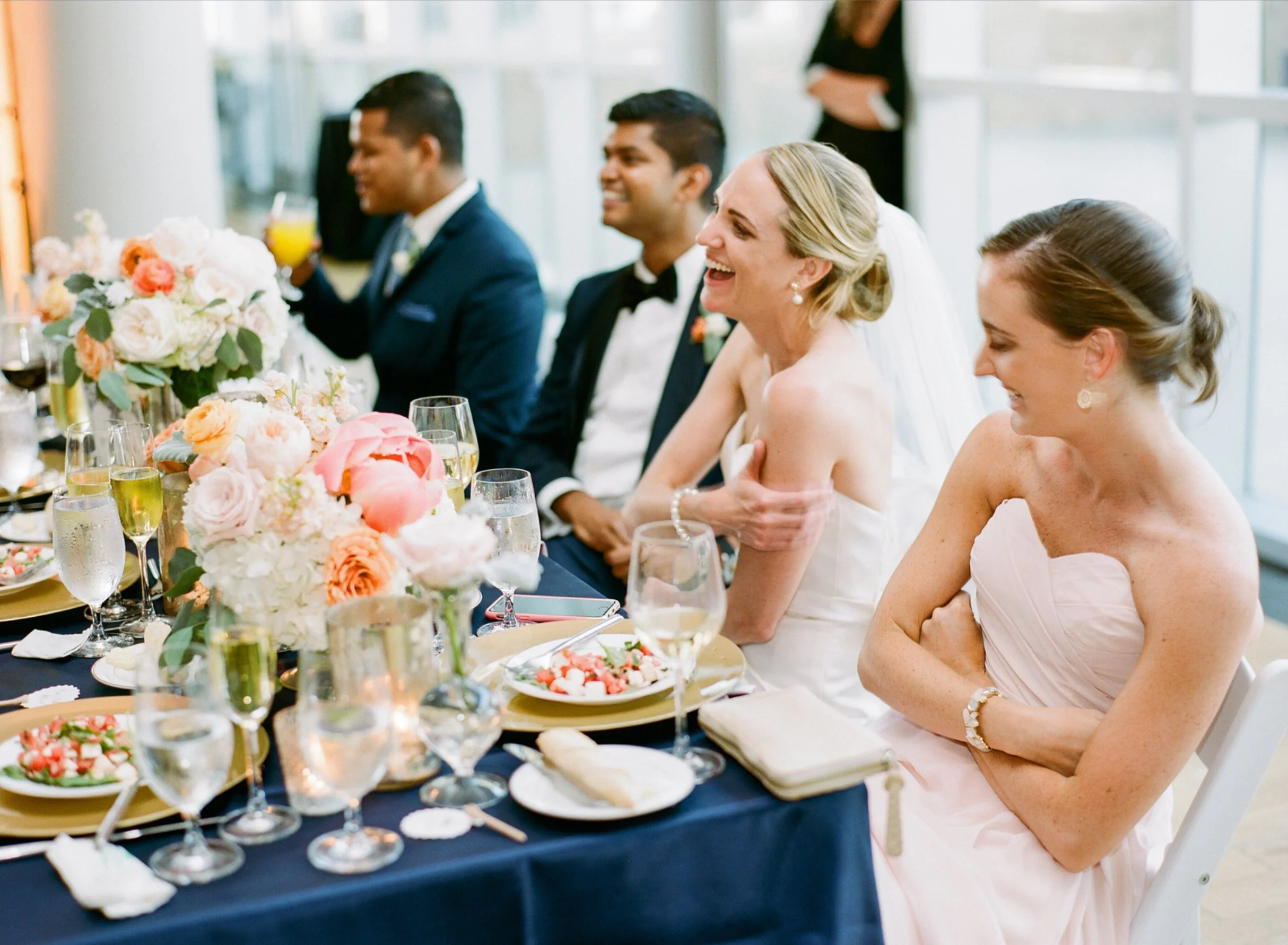 Wedding reception in art gallery 