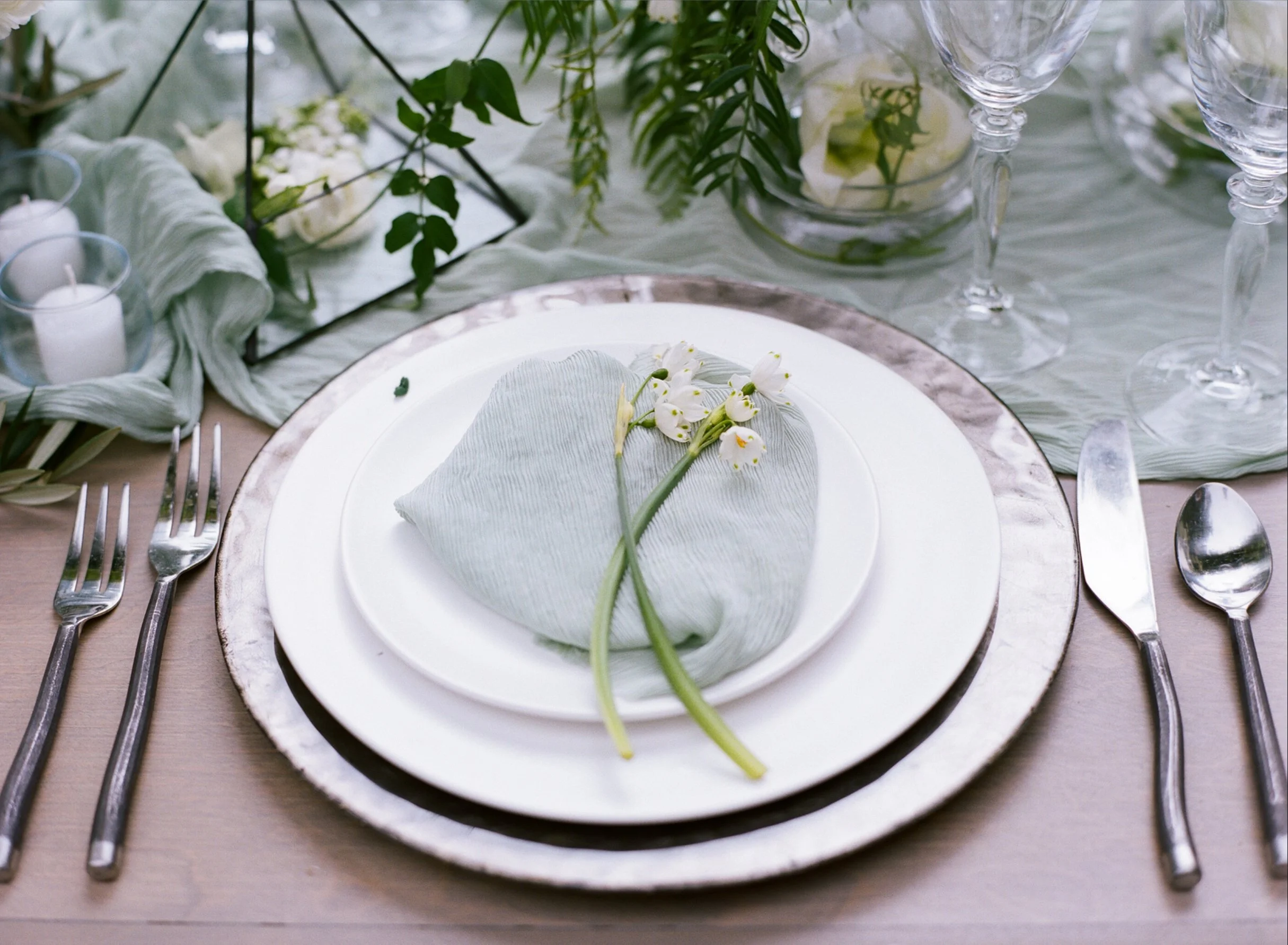 Luxury wedding table setting