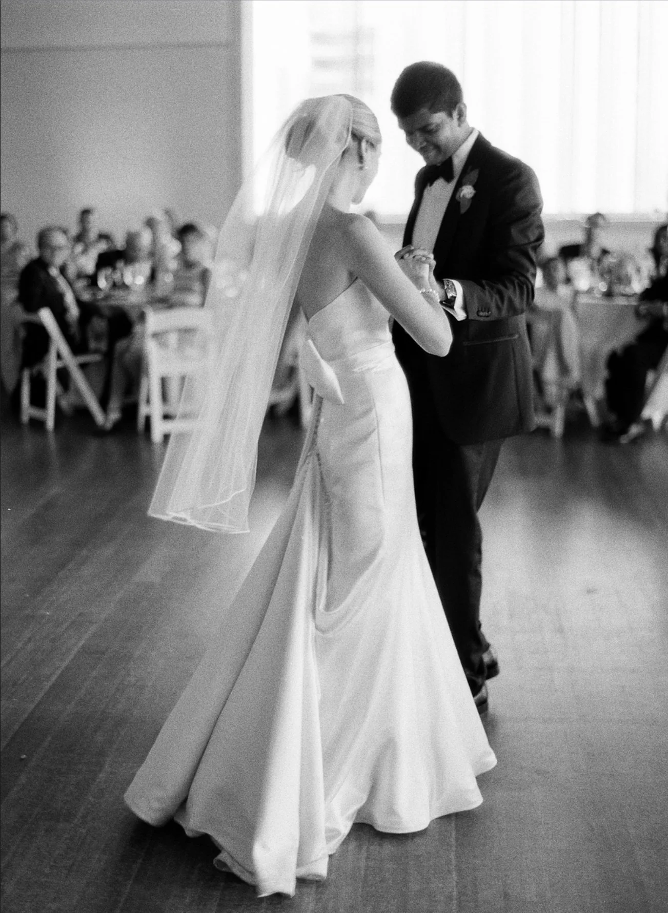 Wedding in art gallery 