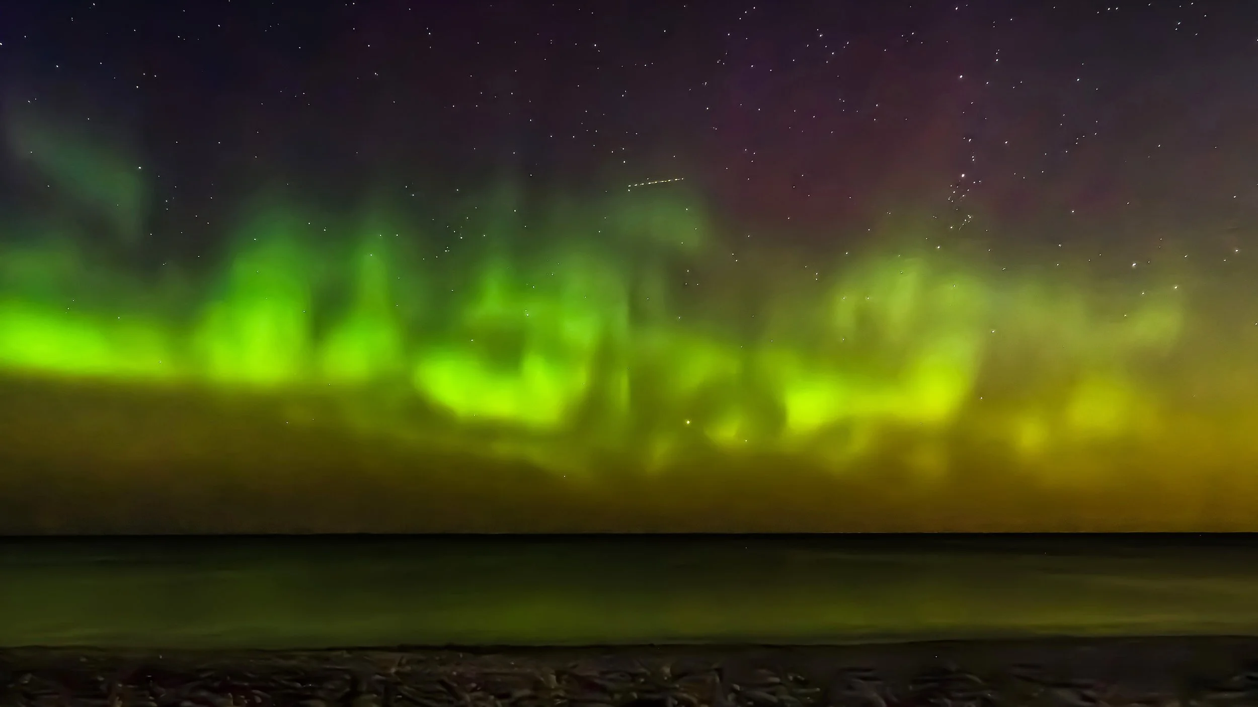 SHORE OF LAKE SUPERIOR - MICHIGAN