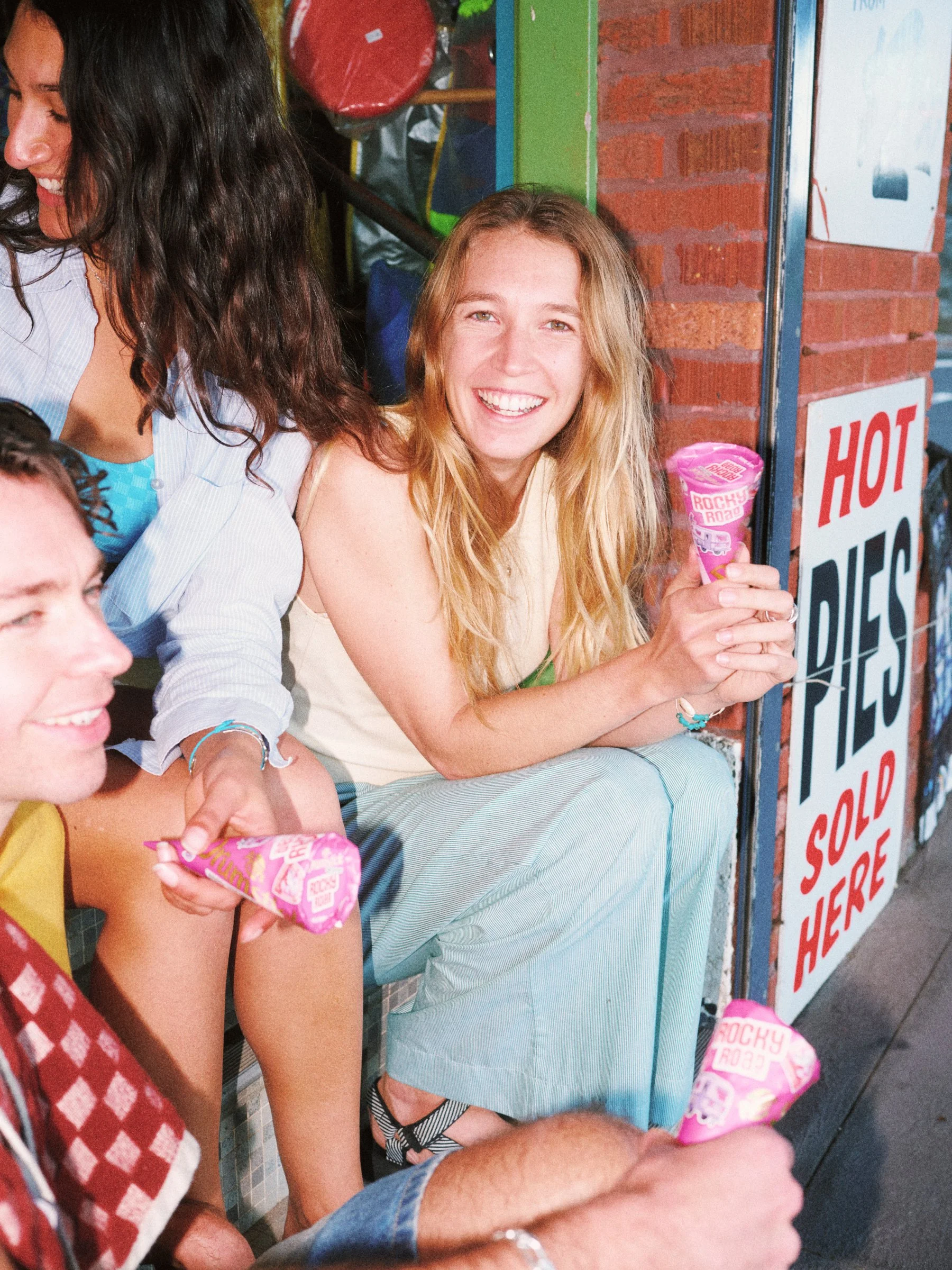 Shot 07_Cnr Store_1563.jpg