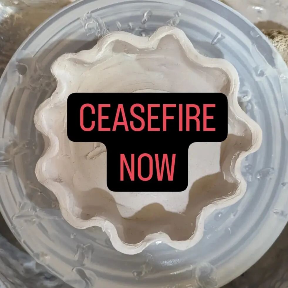 All I want for Christmas is a ceasefire, now.

I'm grateful to my studio community for restoring my faith in humanity with your curiosity, love and introspection.

May we ground in our bodies and with the earth - clay is a conduit - and create spacio