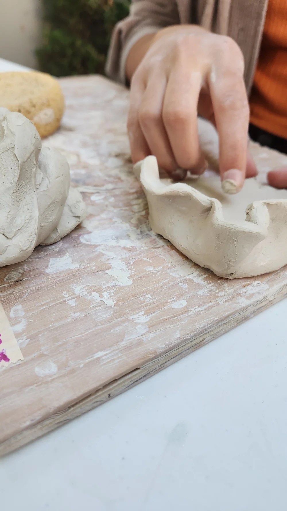 Beginner pottery clay class