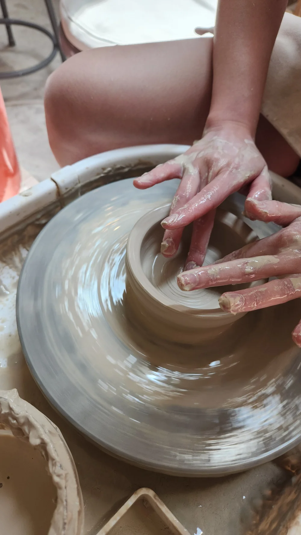 Wheel-throwing class pottery beginner Oakland