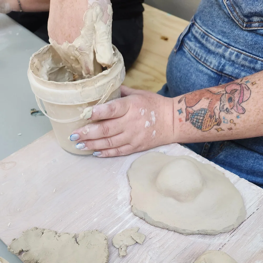 Hand-building class pottery clay Oakland