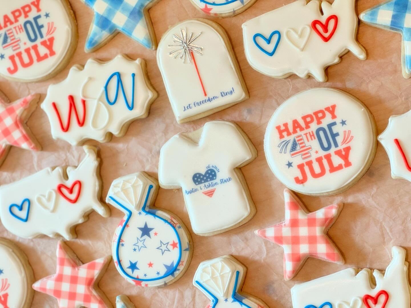 Let Freedom Ring!!!💍 🇺🇸Happy 4th of July &amp; congratulations on your marriage, Ashton &amp; Austin! ❤️🤍💙