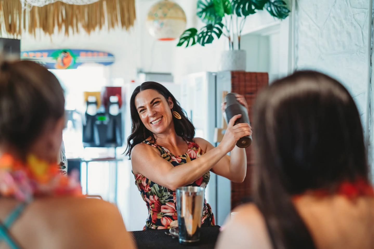 🌸 👋 Lillian here, tonight I'll be back behind the bar tonight and shaking things up.

Our tiki pop-up @bettinastiki is calling, and your next favorite cocktail is just one smile away 🐚
Limited nights, big flavors. Come get your island fix.

📍421 