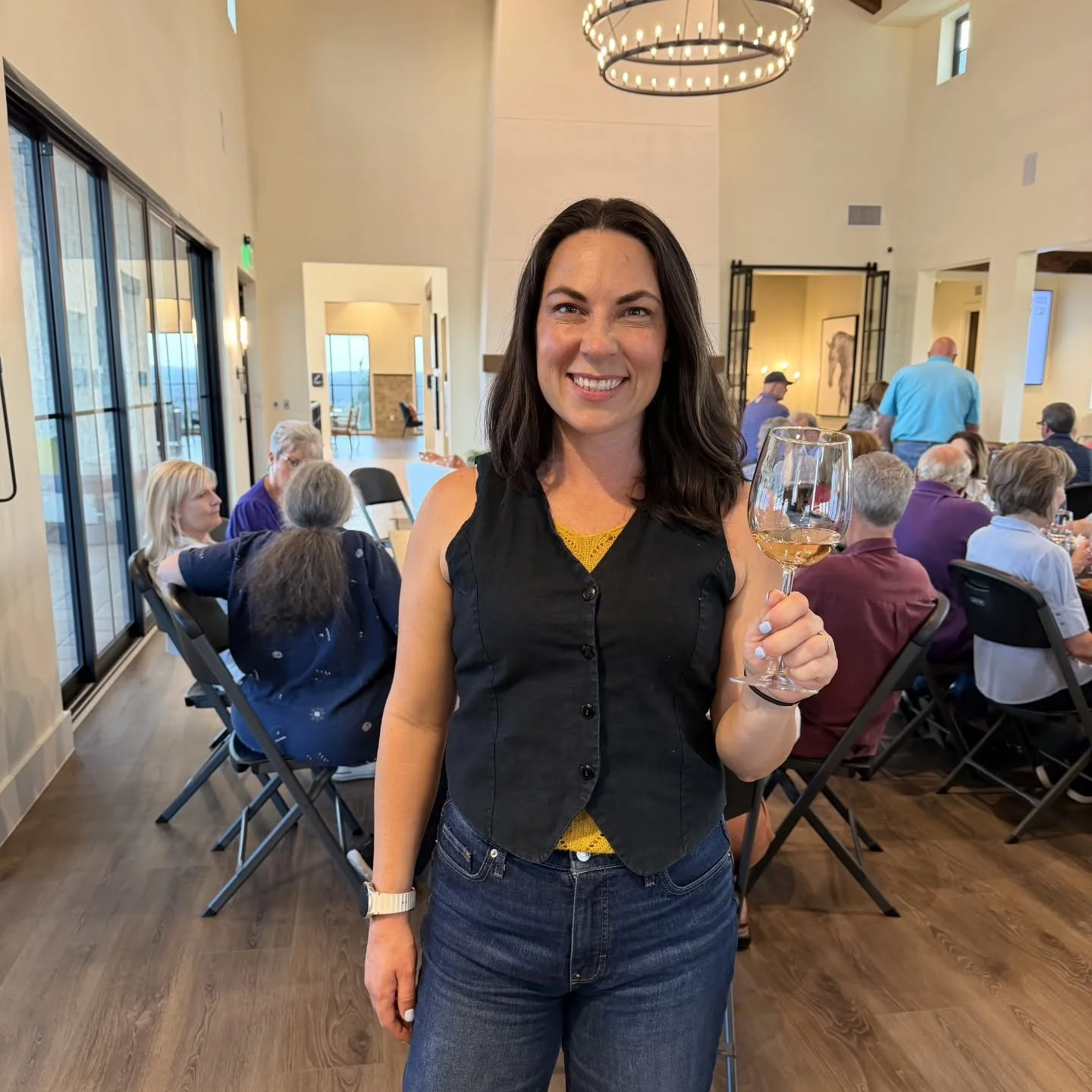 Hey hey 👋 

I've been around movin' and shakin'.. still hosting cocktail workshops, event bartending, and guiding wine pairings (forgetting to post!)

Pretty sure your neighborhood would love an event like one of these too 💃

Message here, or drop 