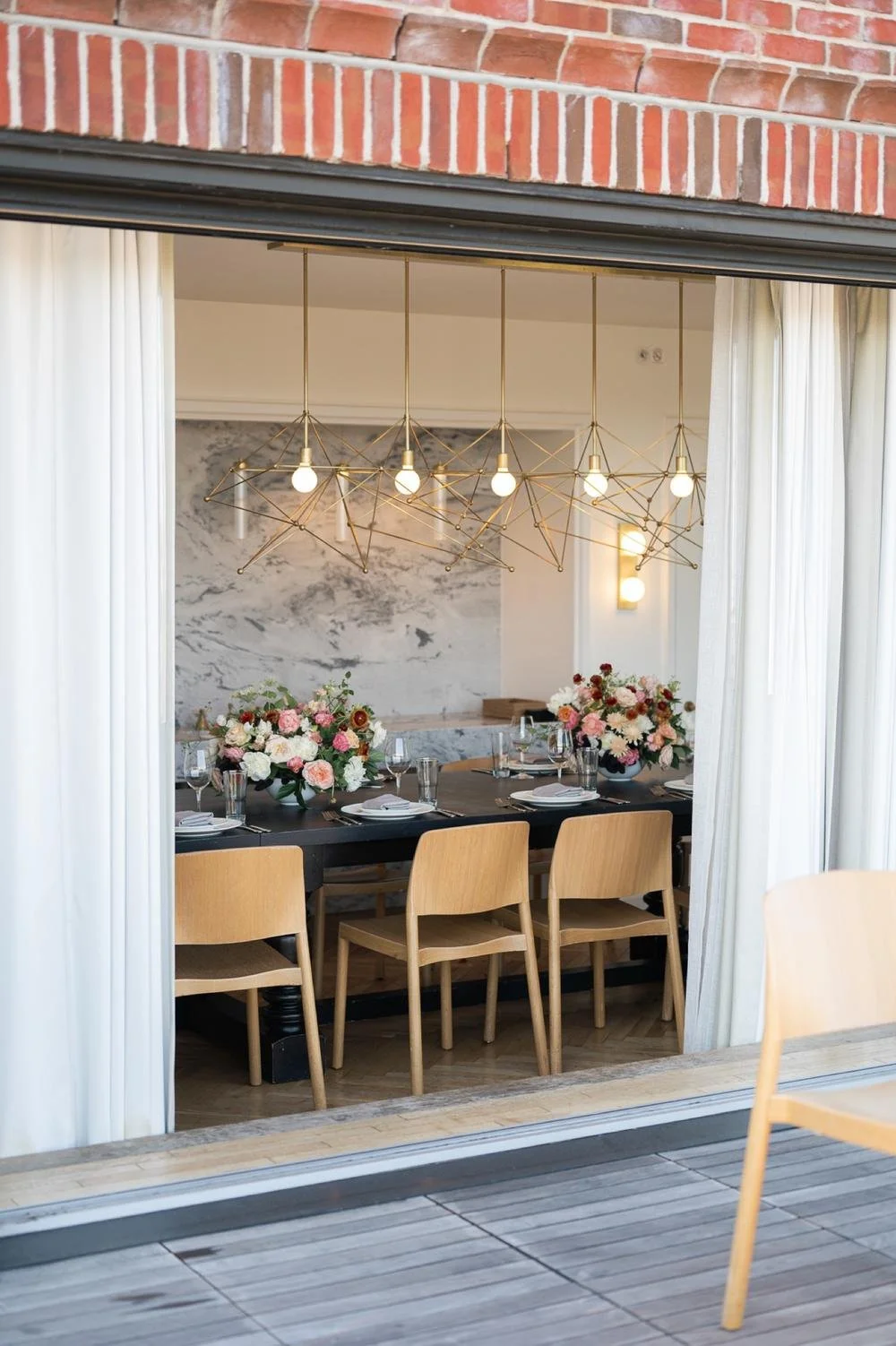 red,-white-and-blush-tablescape-in-the-monument-suite-of-the-line-hotel-.jpg.jpg