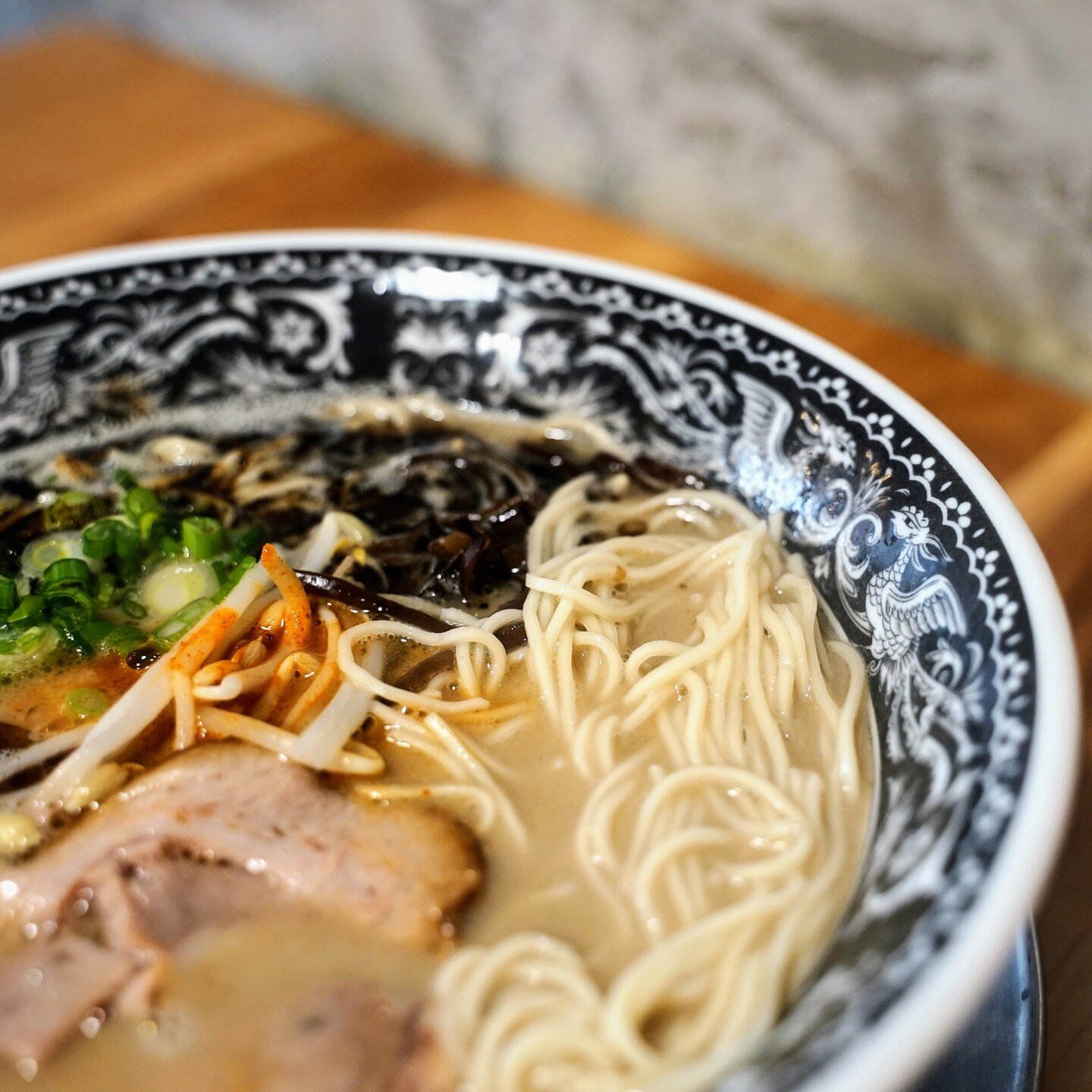 Come expand your tastebuds with our signature Tonkotsu Gachi with our homemade black garlic oil💥 Be amazed as the soothing flavors of the broth evolve as you eat😚😄😇

🍜JAPANESE RAMEN GACHI🍜
📍2268 W Holcombe Blvd, Houston, TX 77030

#ramengachi 