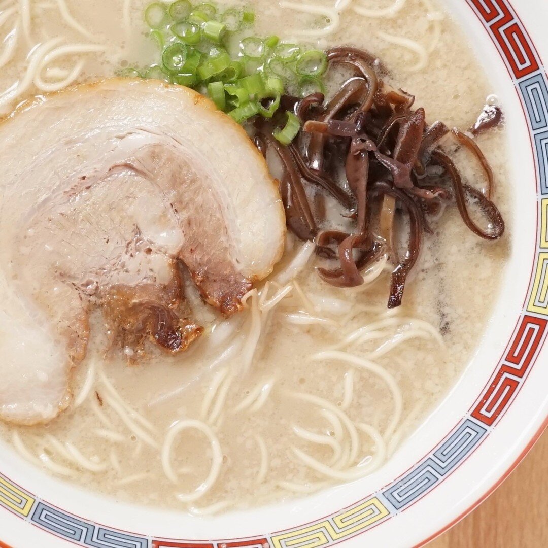 This is the tonkotsu broth that reflects the soul of the person who eats it.

Temperature is hot and flavor is bold, but the broth feels so gentle. Feels smooth and light on the palate, but it spreads deeply to your core. Meaty but bony. Simple but c