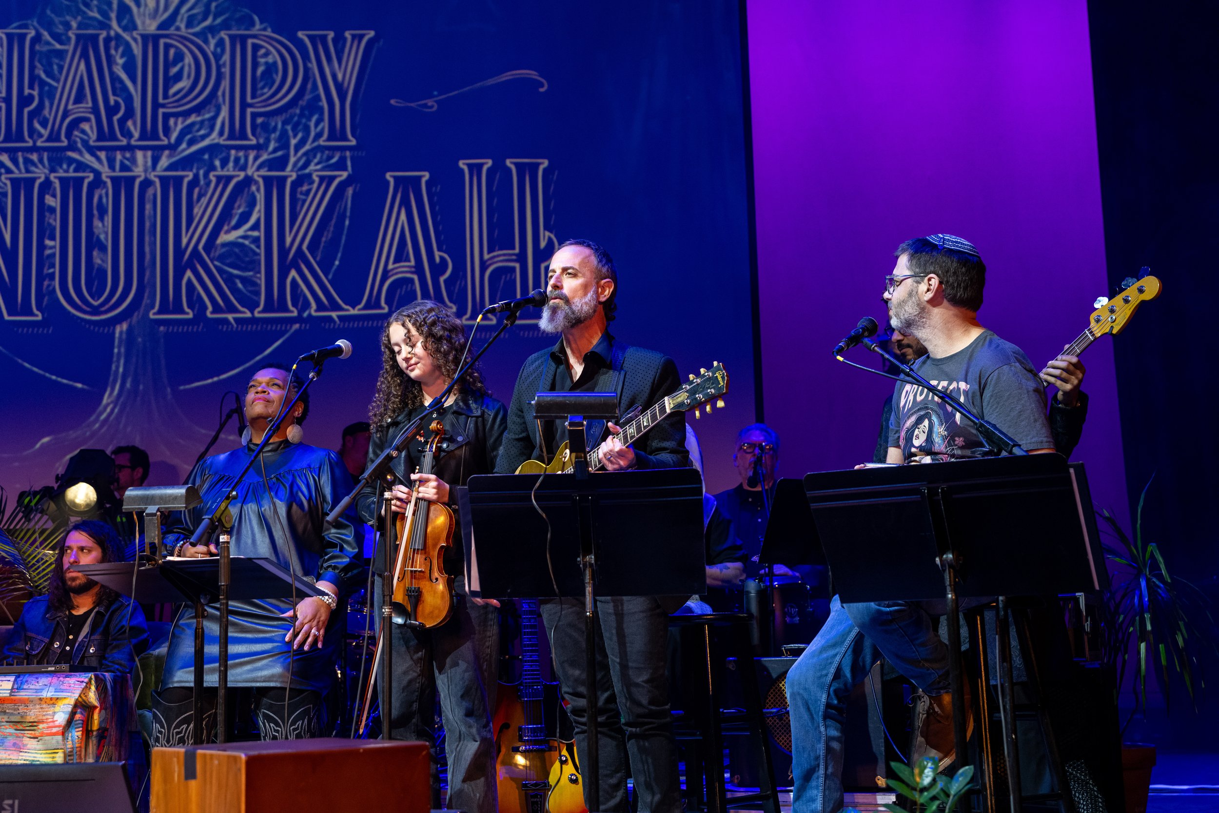 117_HANUKKAH_HULLABALOO_2025_3718.jpg