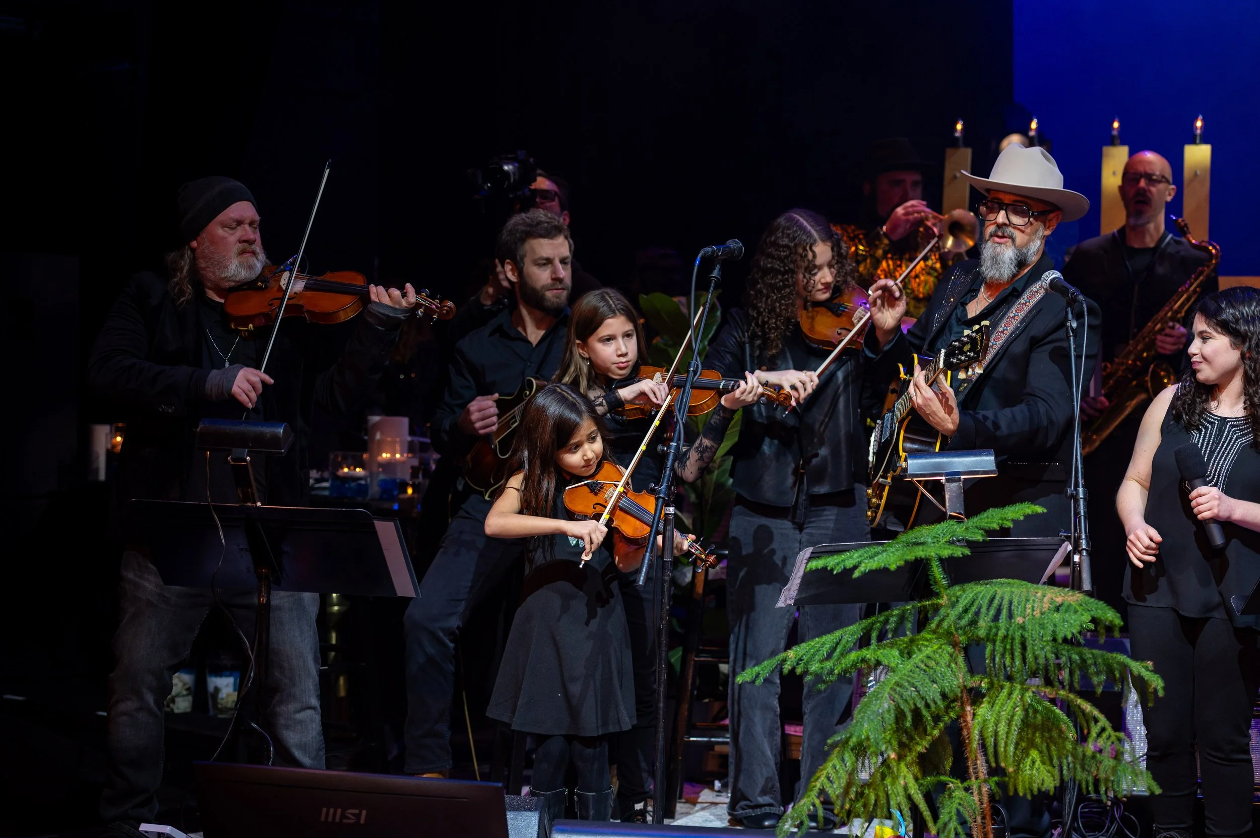 112_HANUKKAH_HULLABALOO_2025_0694.jpg