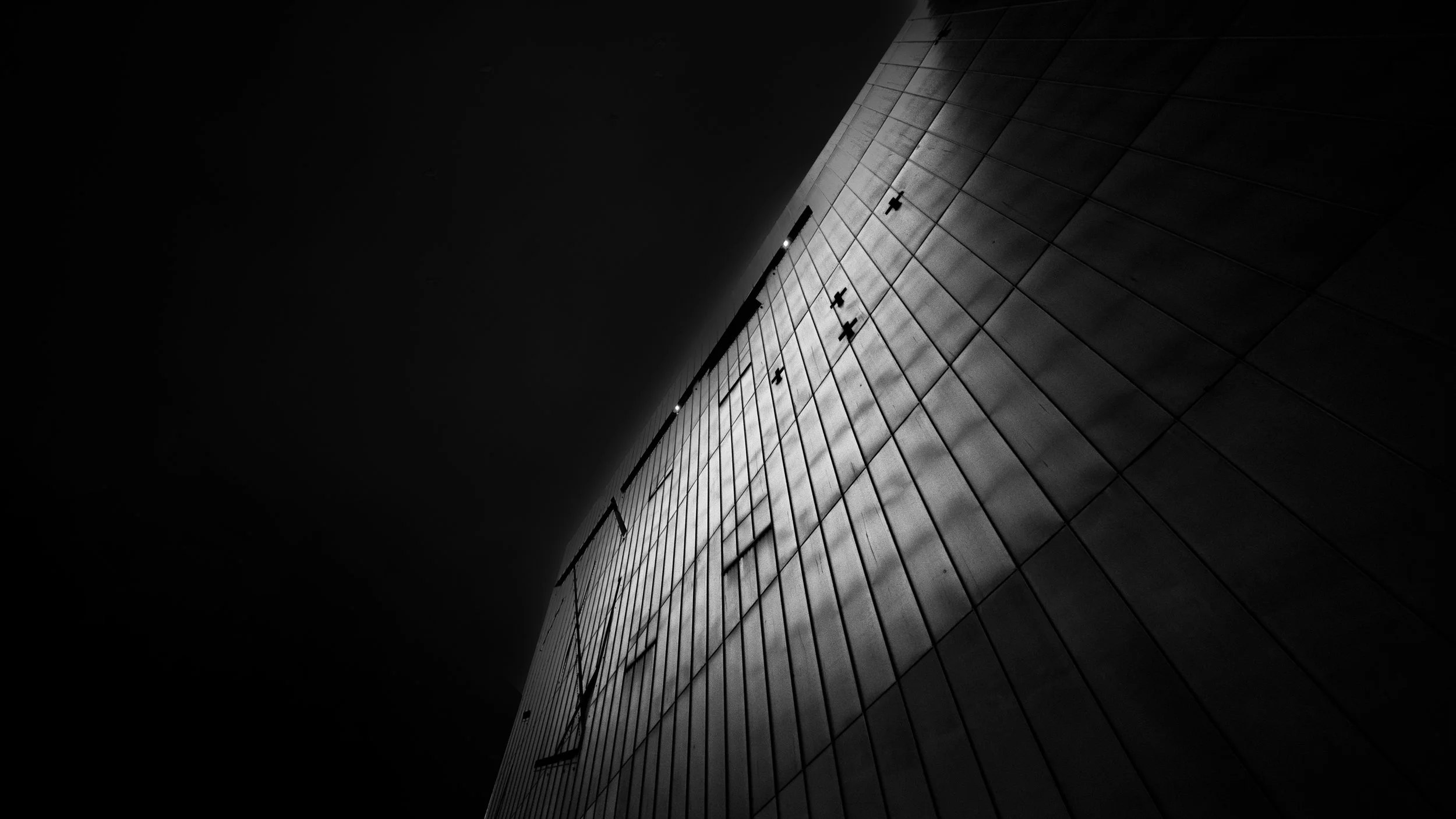 1_04F7524-2 dark v2.jpg