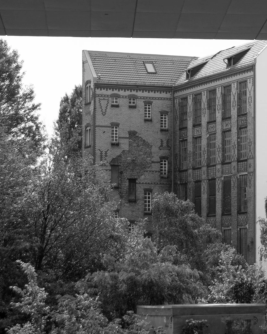 haus 3 _D__6285 unedited mono.jpg