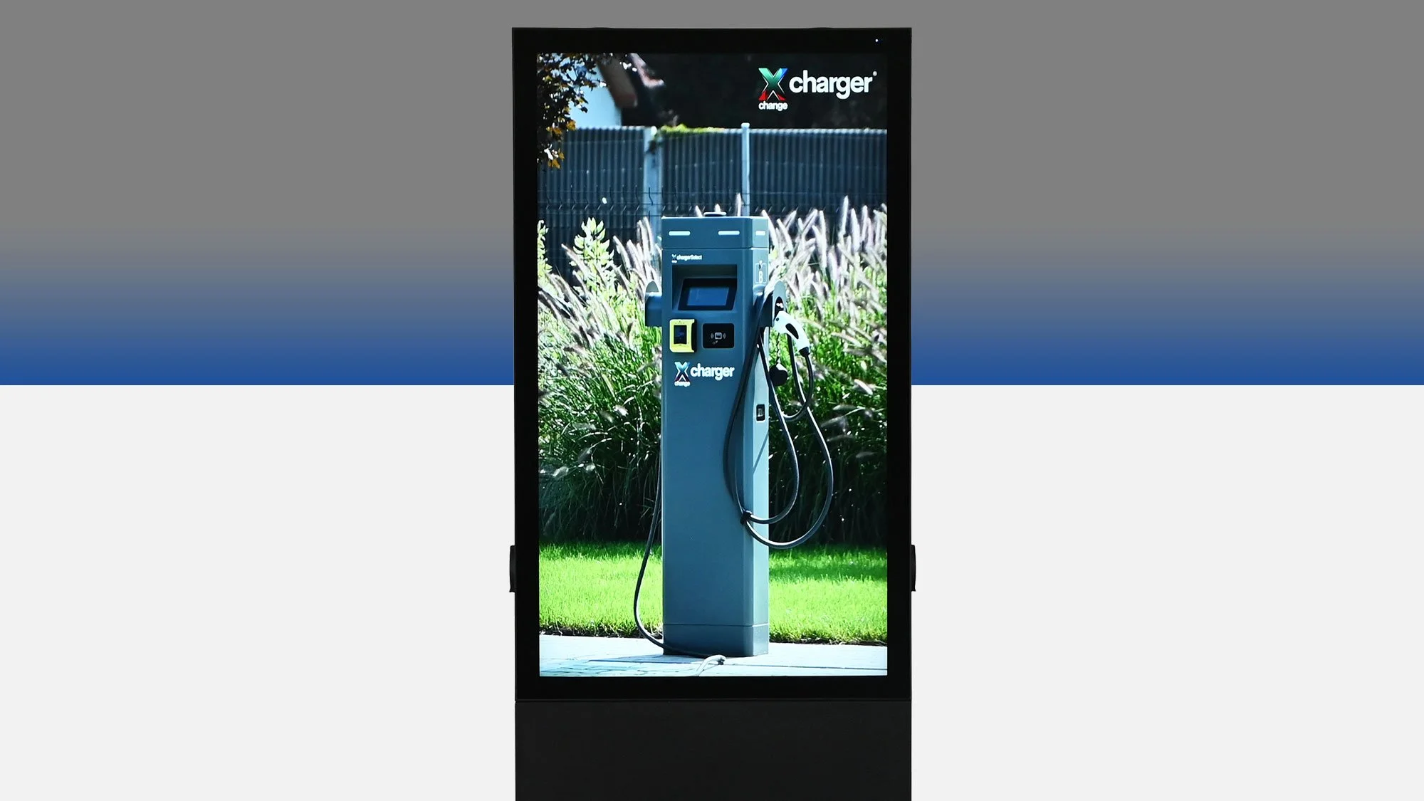 Xchange-Charger-Luna-ekran-55-cali.jpg