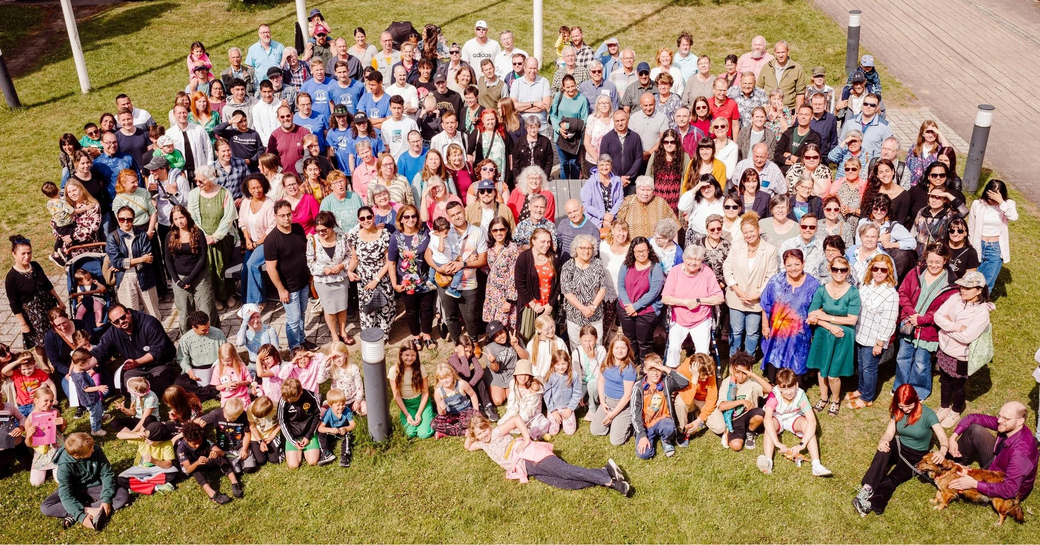 🌏 Bah&aacute;&rsquo;&iacute;-kes&auml;koulu 2026
2.&ndash;5. hein&auml;kuuta 2026, Alkio-opisto, Korpilahti

Kes&auml;koulu kokoaa j&auml;lleen perheet, yst&auml;v&auml;t ja eri-ik&auml;iset osallistujat yhteiseen oppimiseen, palveluun ja henkiseen 