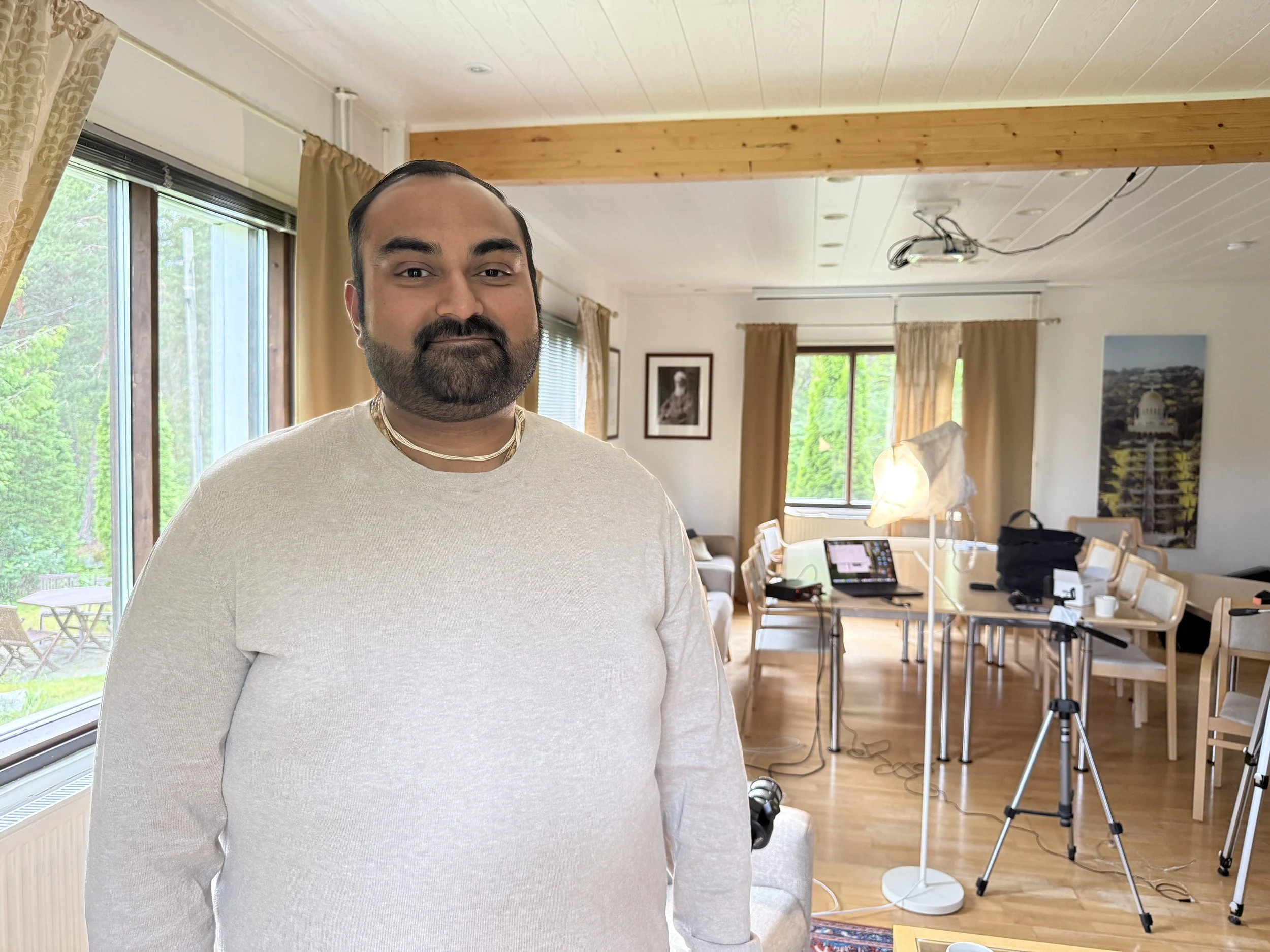 “Mikä meitä yhdistää?” -podcastin kolmas jakso pureutuu yhteiskunnalliseen osallistumiseen