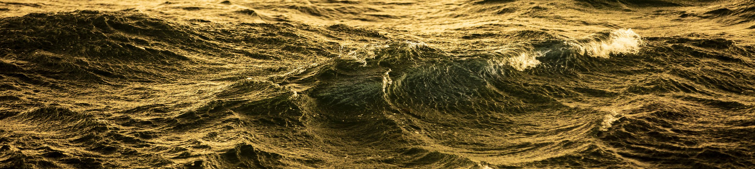 Waves_GWP8044.jpg