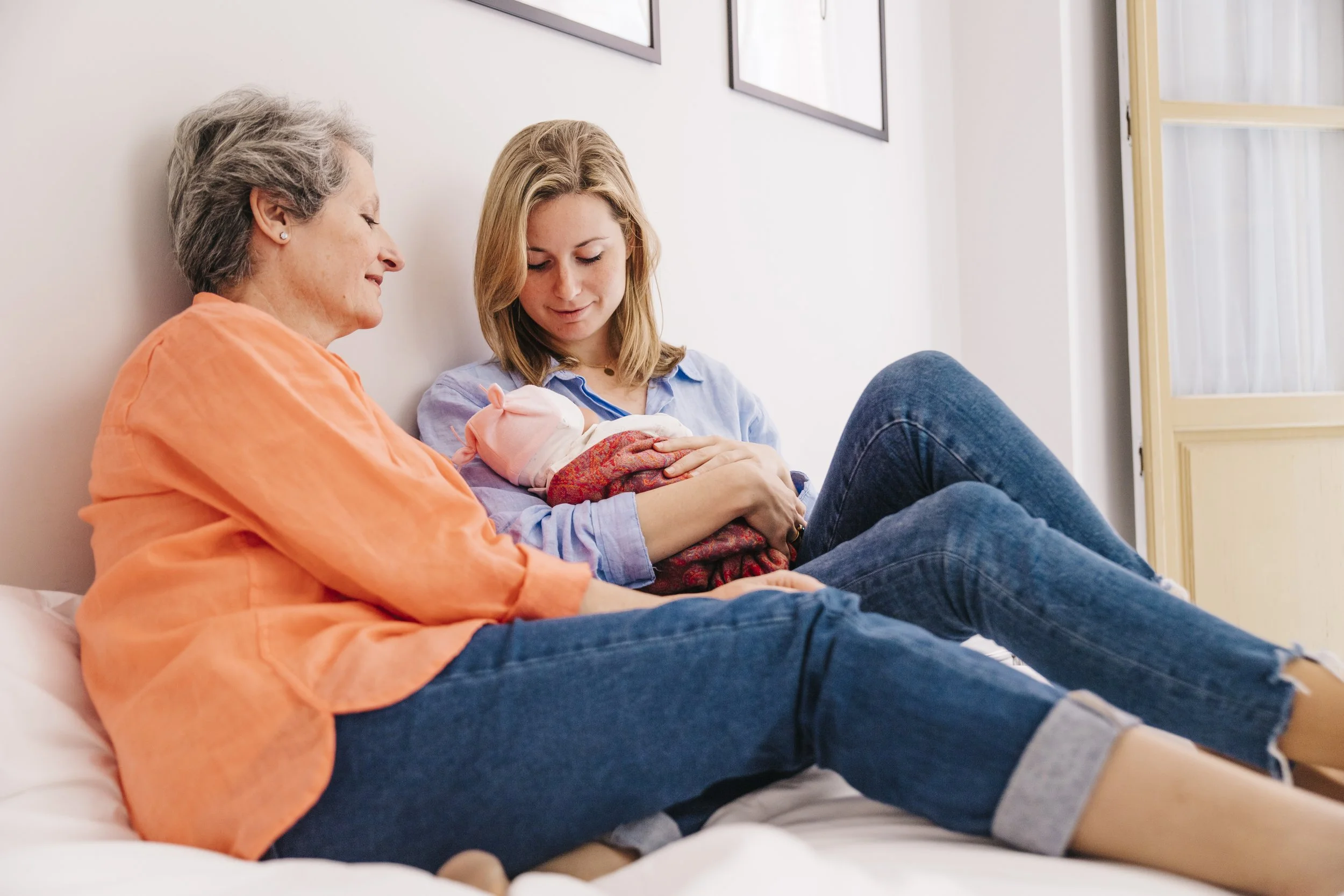 Pumping vs Direct Breastfeeding: Which Is Right for You?