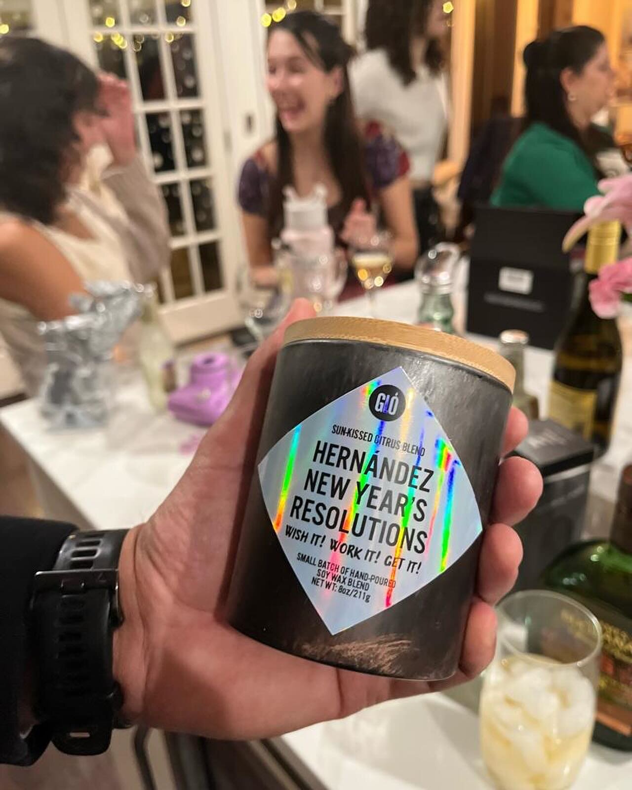 Thank to the Hernandez family for working with me in a customized version of my Affirmation + New Year's Resolutions candles, for their family reunion in New Year's! Sending you all love and the best wishes for 2024! #customized #candlestoglo