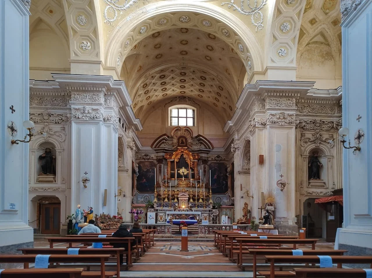 Napoli-chiesa-SantAgostino-degli-scalzi-02.jpg