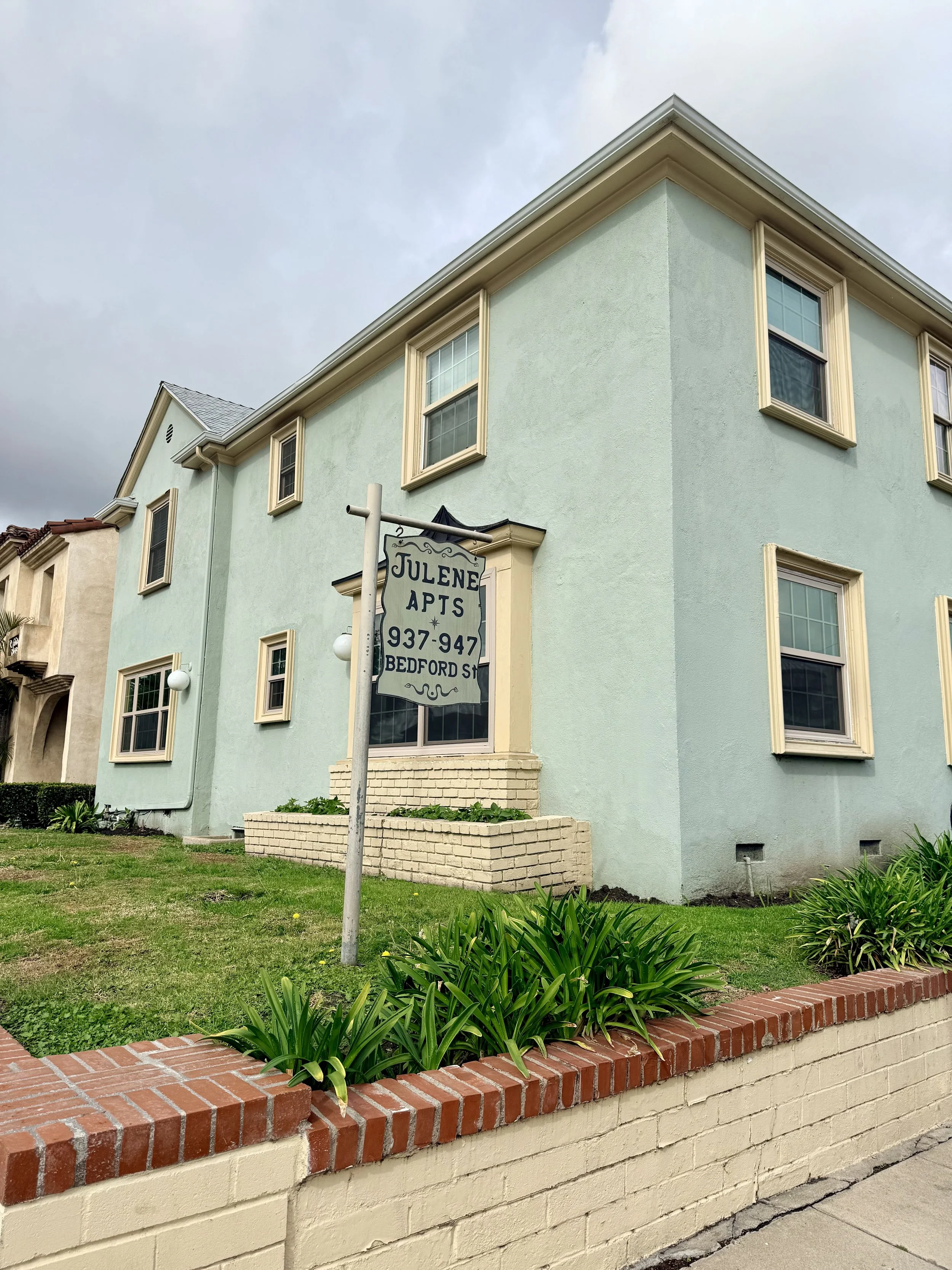 937-947 S. Bedford St. LA 90035