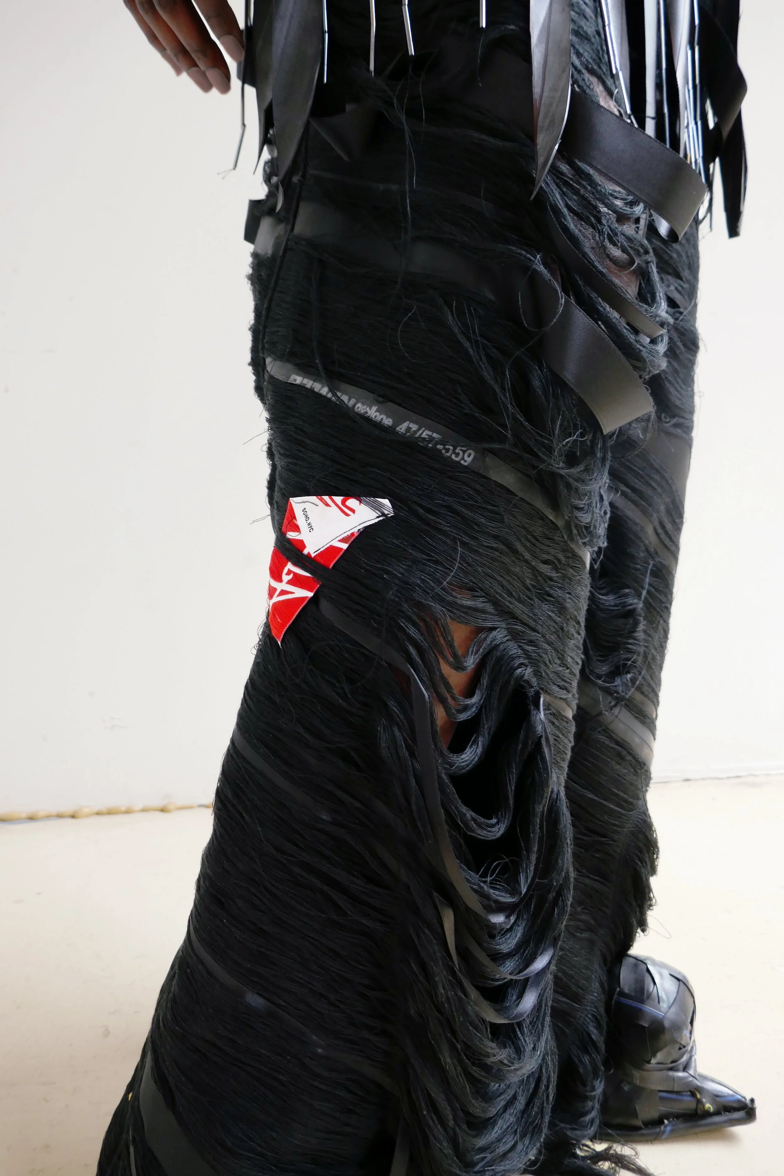 threads p knee.jpg