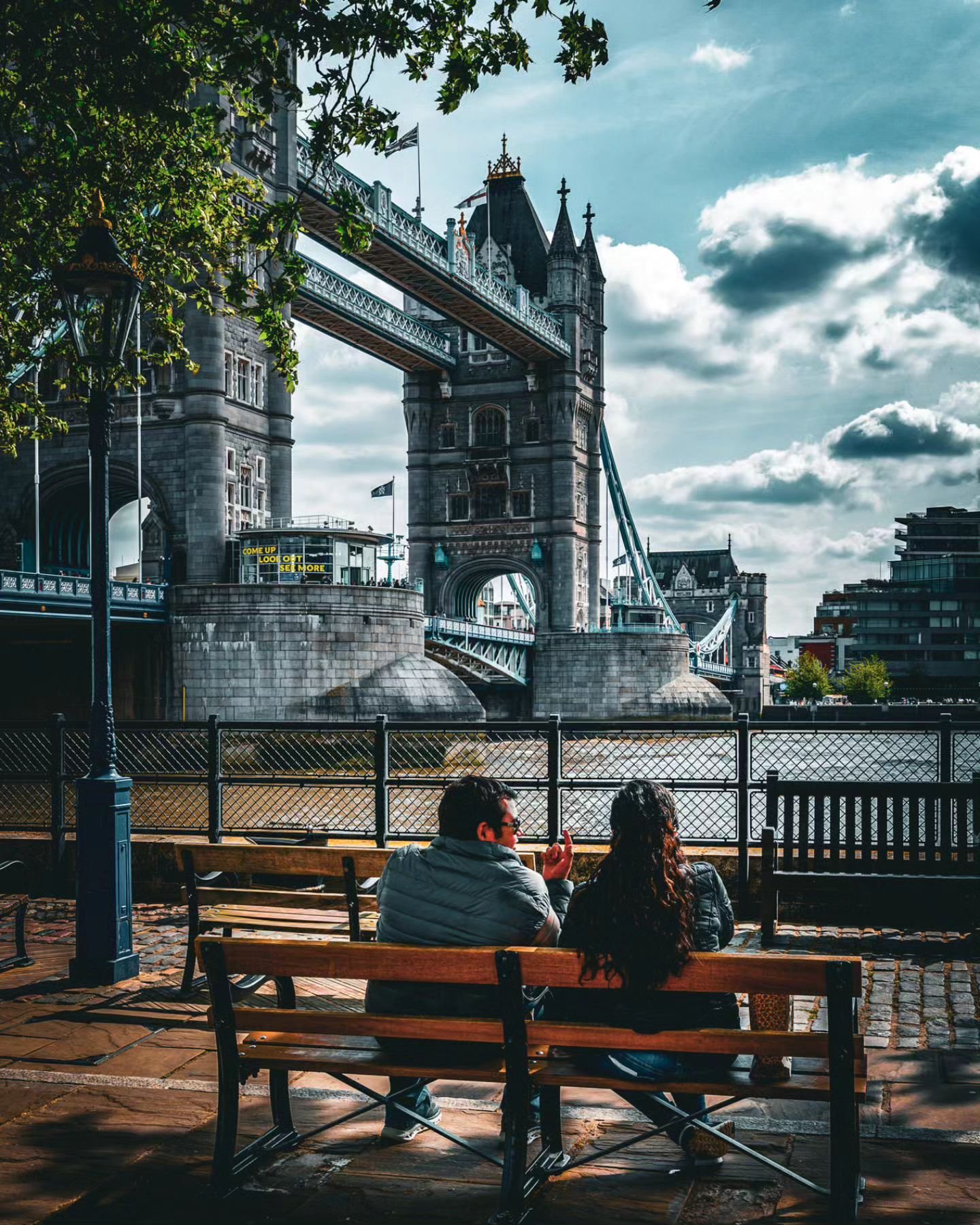 Admiring the gorgeous sights along the Thames! This is what life is all about&mdash;good views and great vibes. 🌟🏞️ #thamesdreaming #lifebytheriver #exploremore