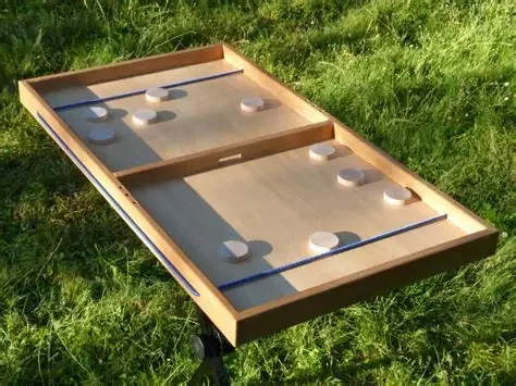 Atelier bois avec le service jeunesse des Lilas 1/4
