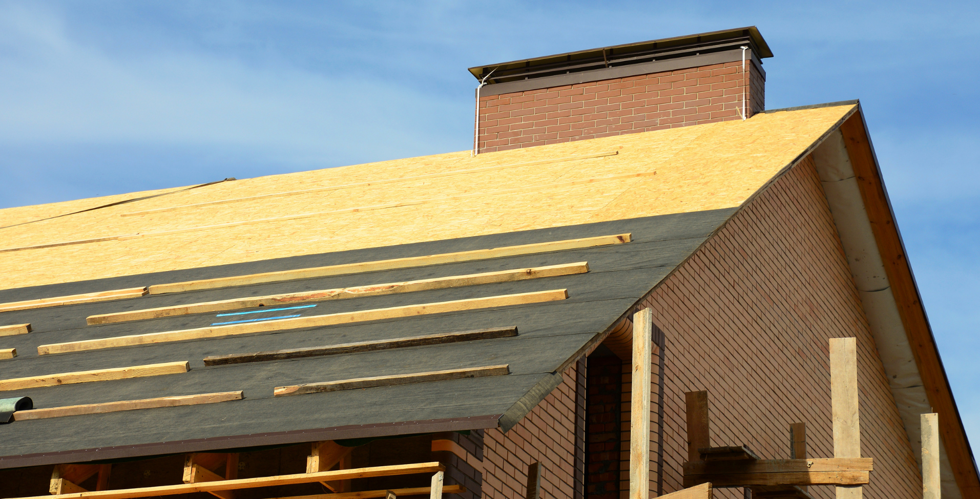 Roof Underlayment: Felt vs. Synthetic — Which Is Better for Your DMV Home?