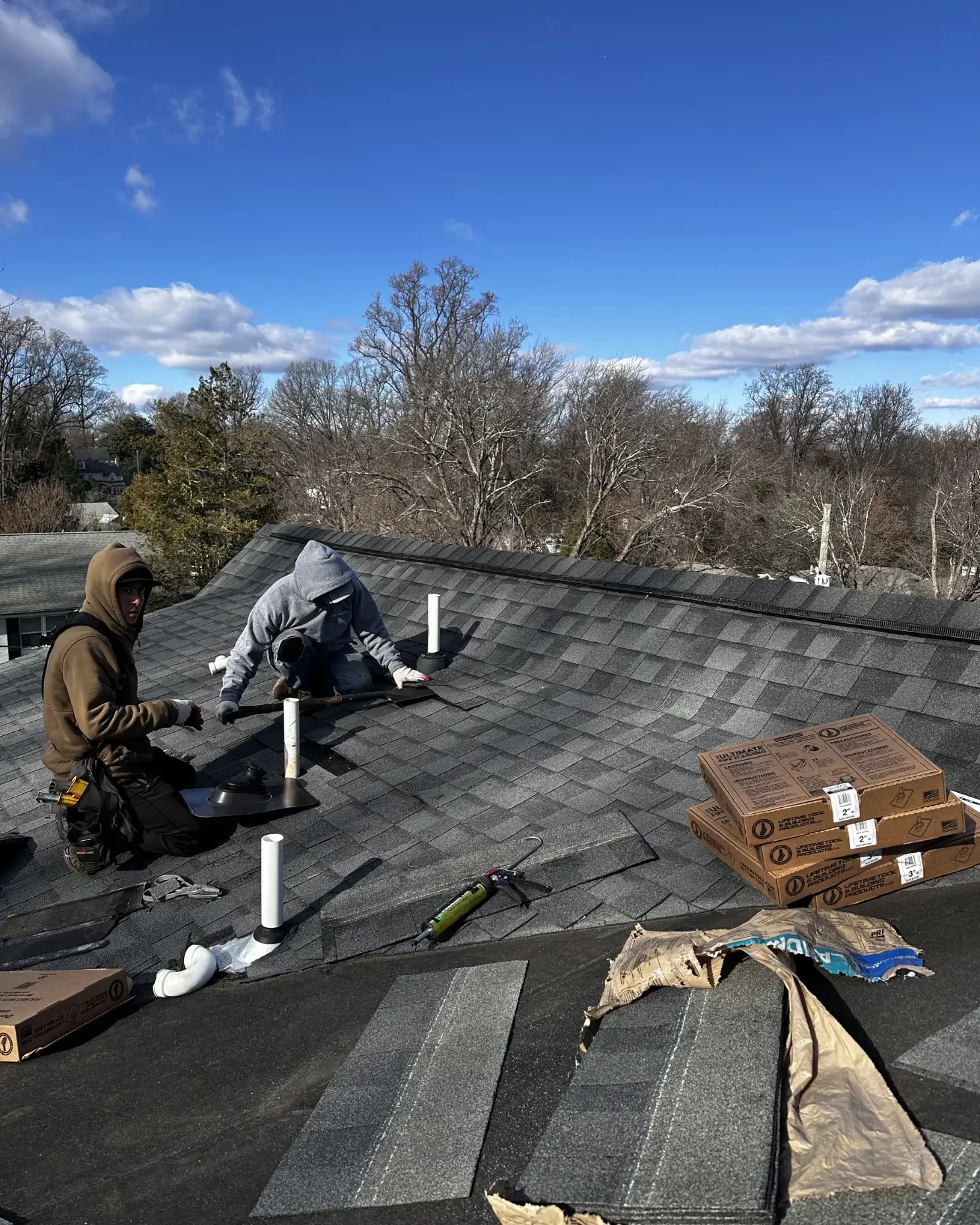 A progress of new roof installation by DA'Roofers in Maryland