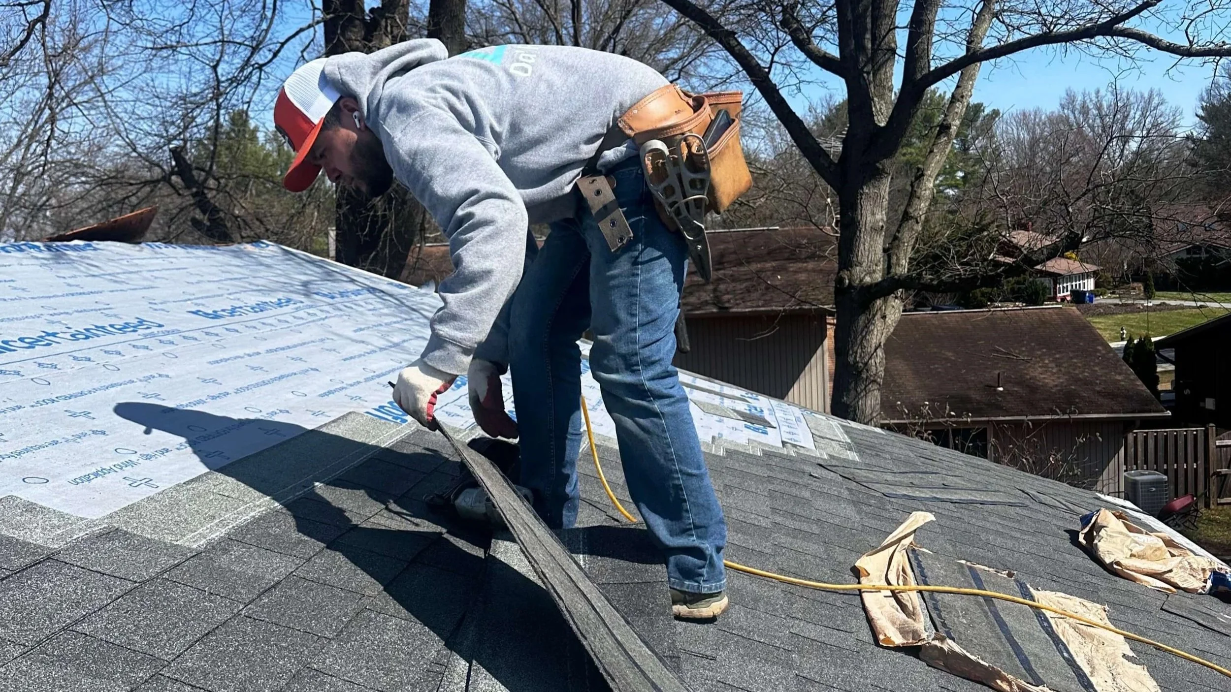 Da Roofer repairing a roof in Maryland