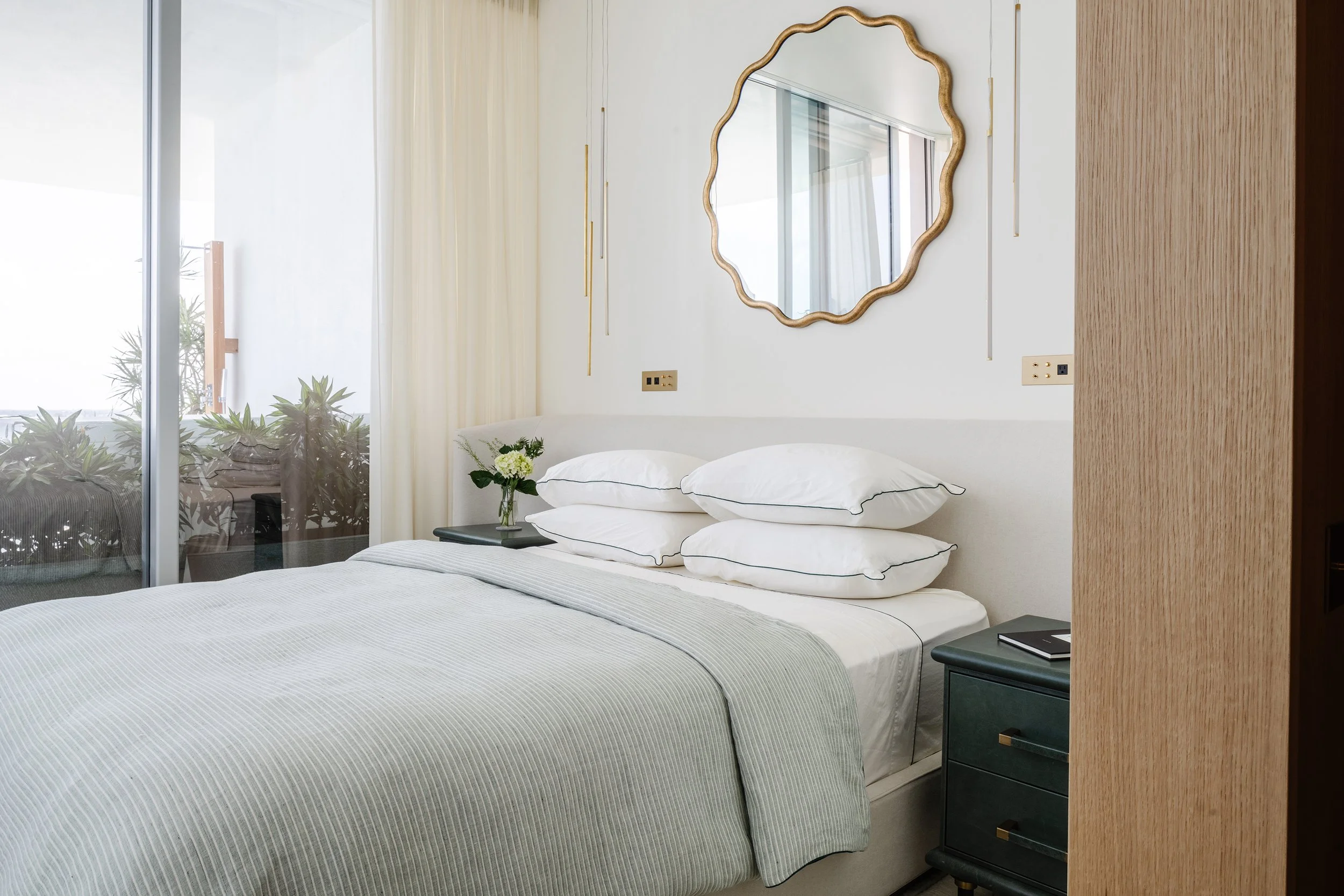 janoura-schneider-interiors-latelier-miami-beach-guest-bedroom-1c.jpg