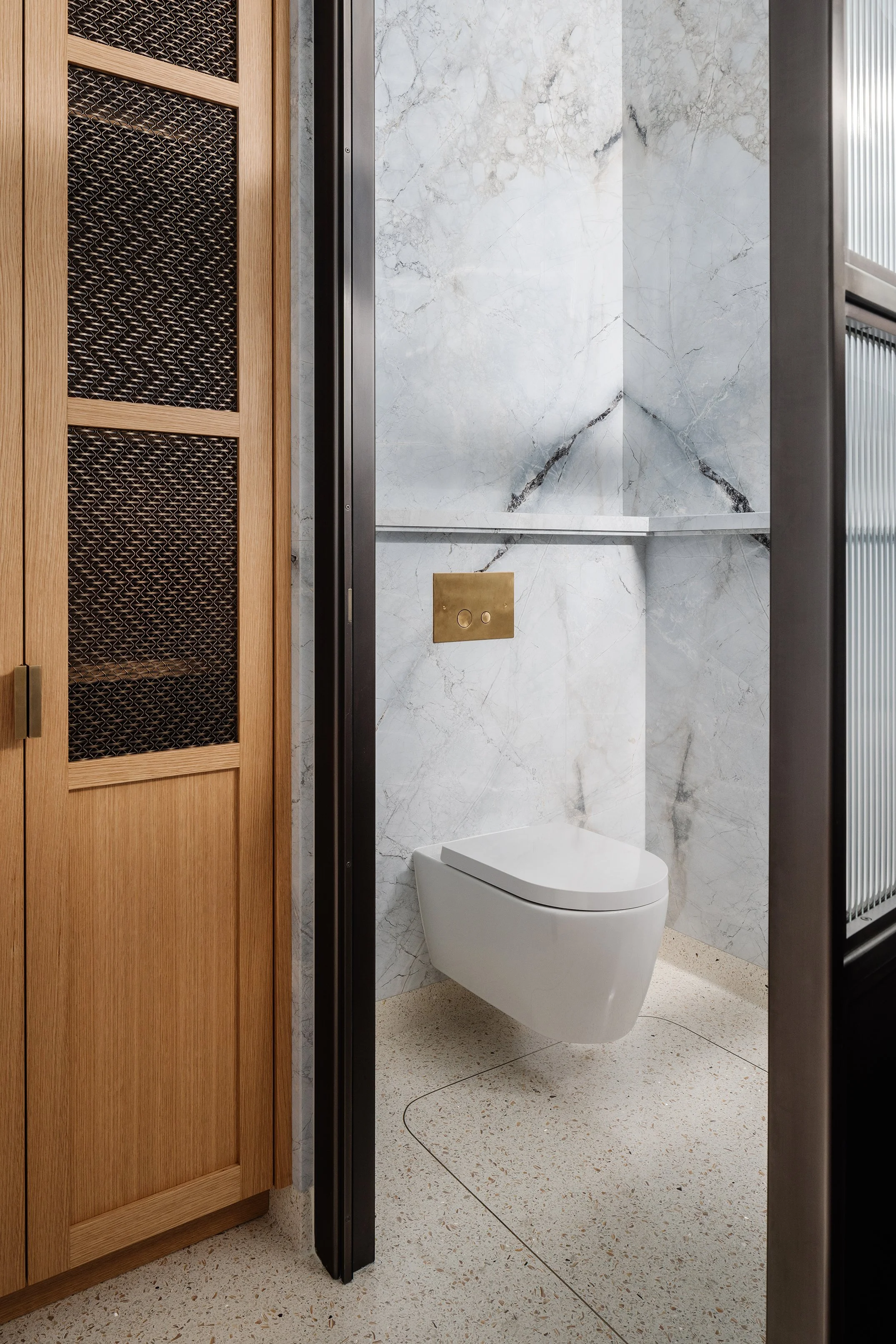 janoura-schneider-interiors-latelier-miami-beach-primary-water-closet.jpg