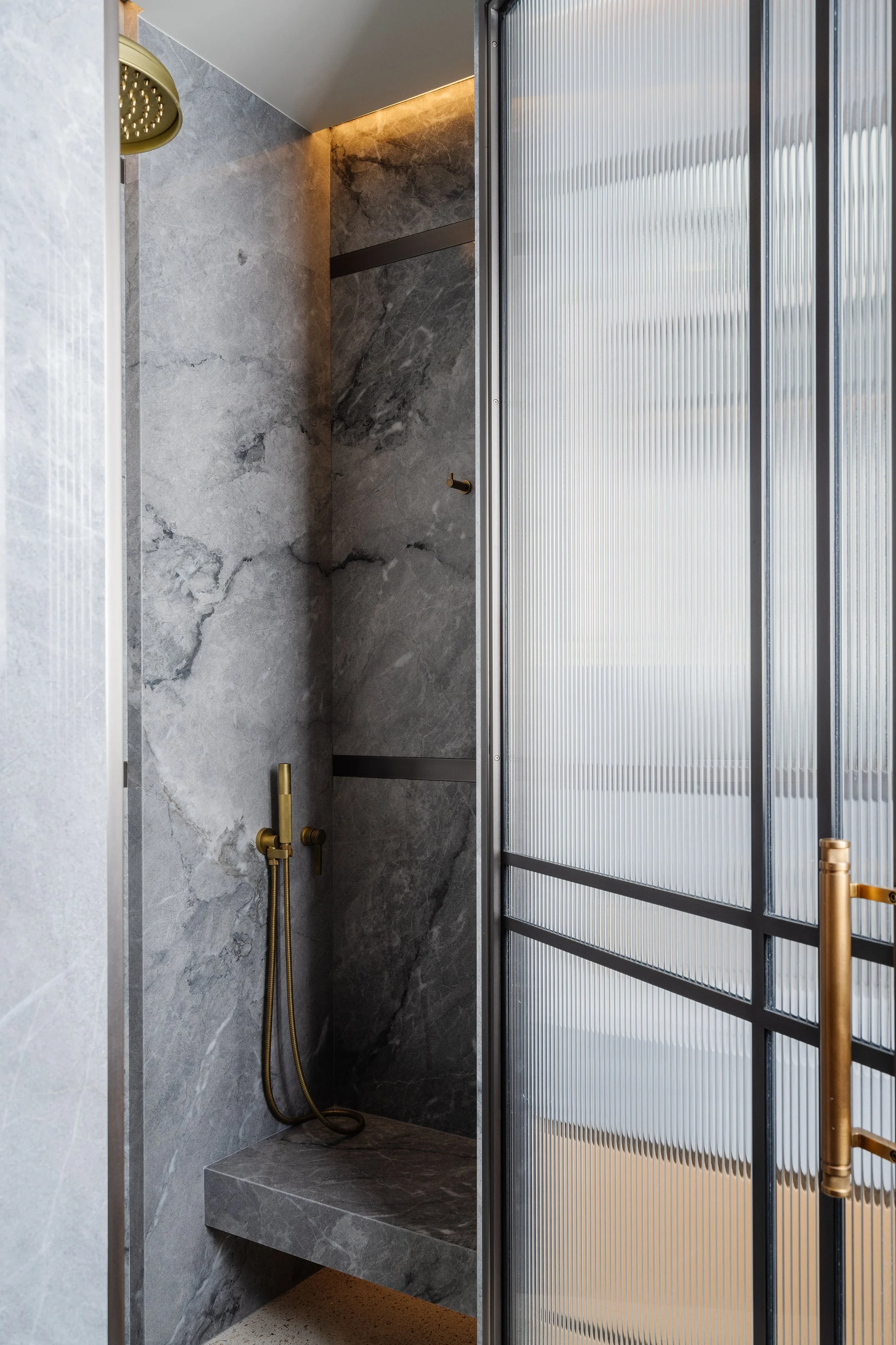 janoura-schneider-interiors-latelier-miami-beach-bathroom2-amuneal.jpg