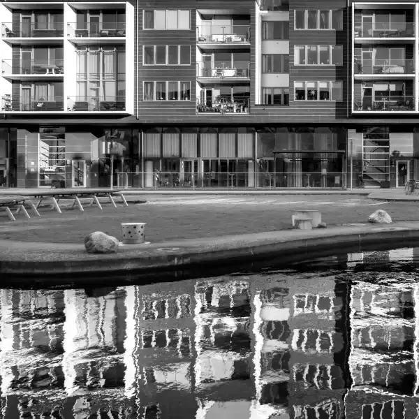 Lägenheter, parkeringshus och galleria vid Turning Torso