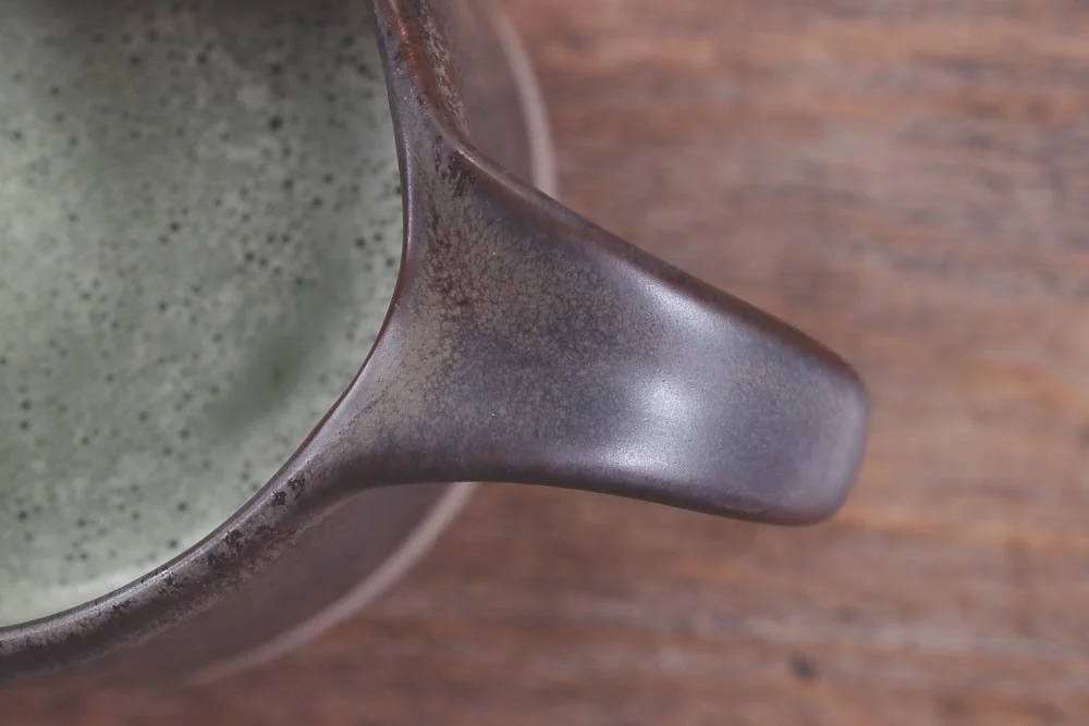 mug with matcha latte