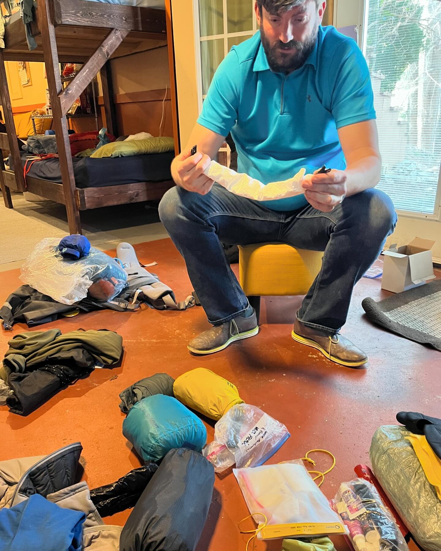 Today in hostel life: lots o&rsquo; shuttles and slackpacking, one departure (Ethan, who got trail magic!) and @unfilteredhikes helping Yosemite Sam shave a whopping 3.8lbs off his pack weight. We have a full house of slackpackers tonight and tomorro