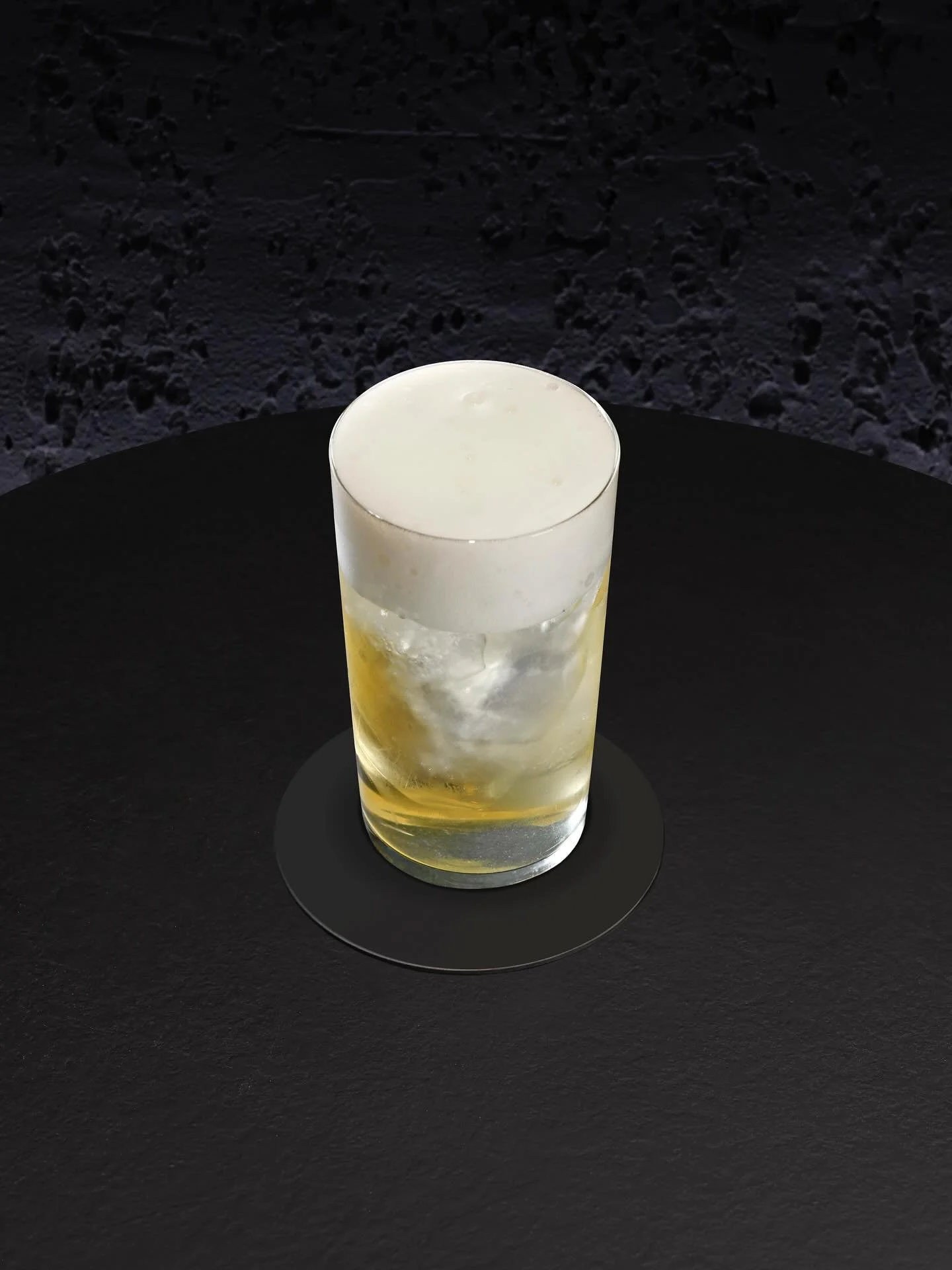 DIRTY GENEVER

HOOGHOUDT SPICED GENEVER
GINGER ALE
BUTTERSCOTCH FOAM
